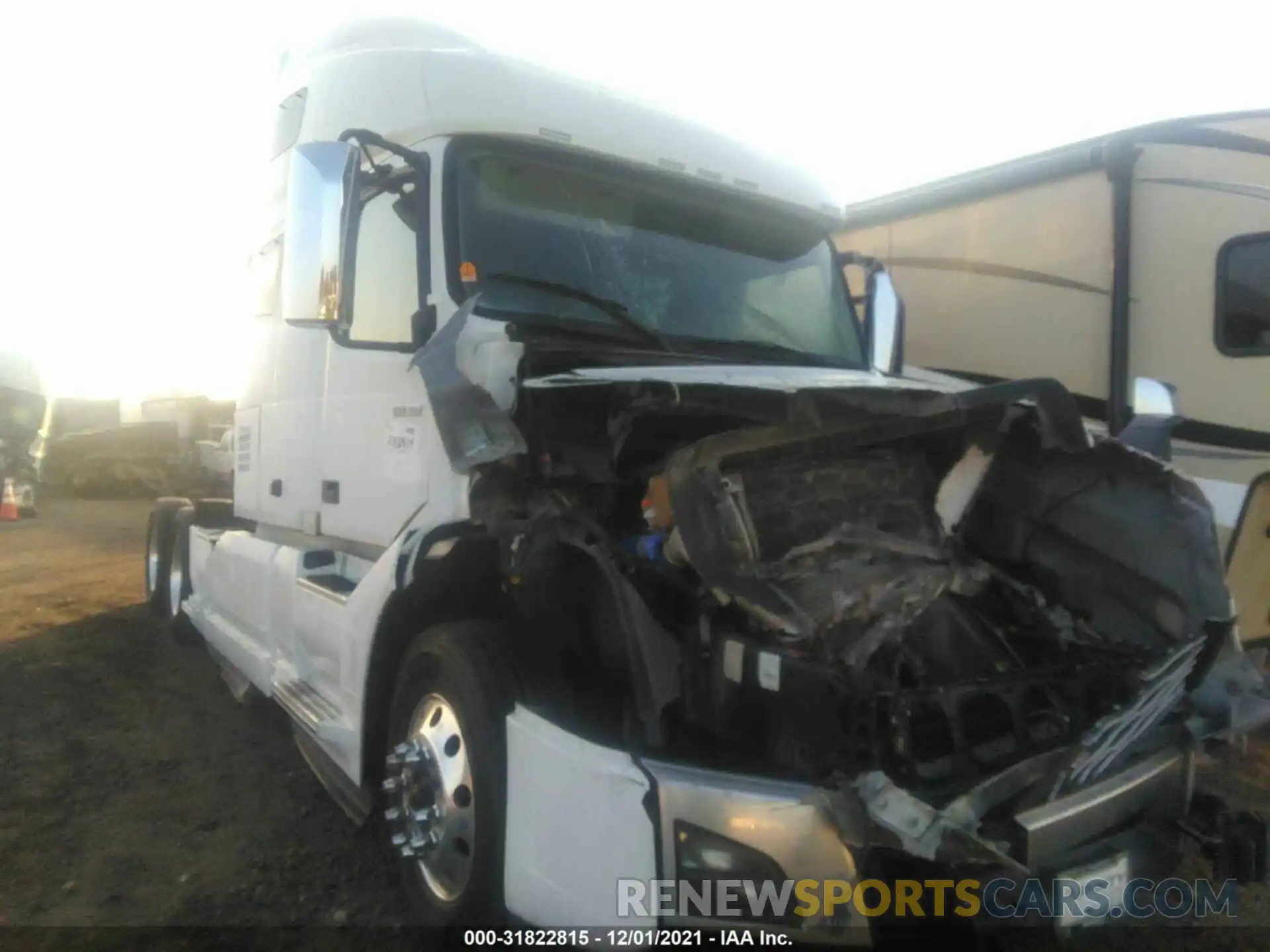 1 Photograph of a damaged car 4V4NC9EH2MN281456 VOLVO VN 2021