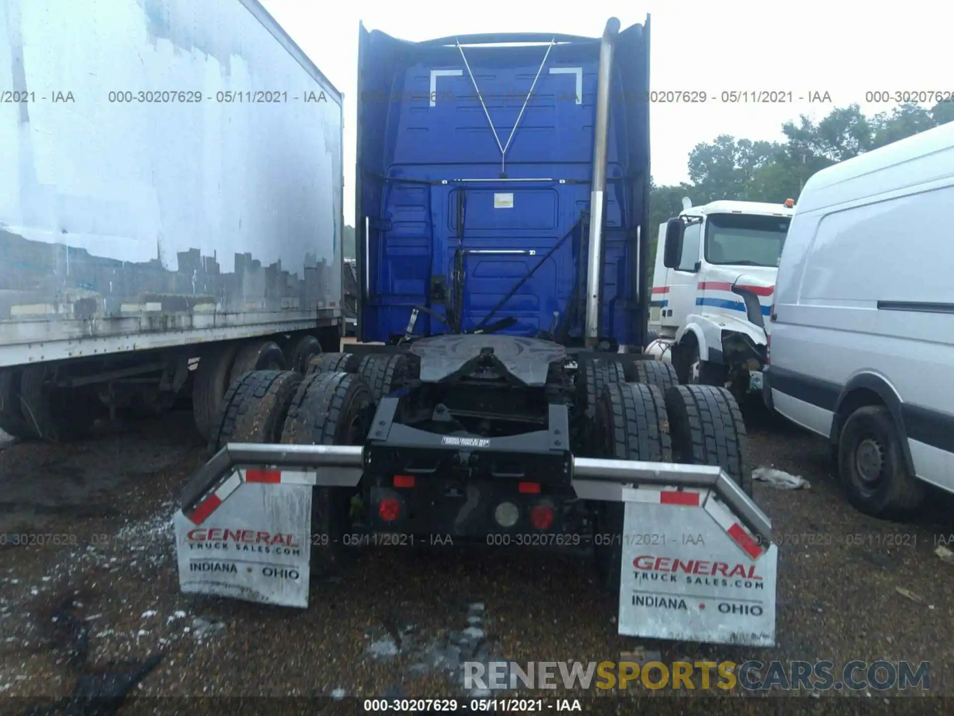 8 Фотография поврежденного автомобиля 4V4NC9EH3MN262835 VOLVO VN 2021