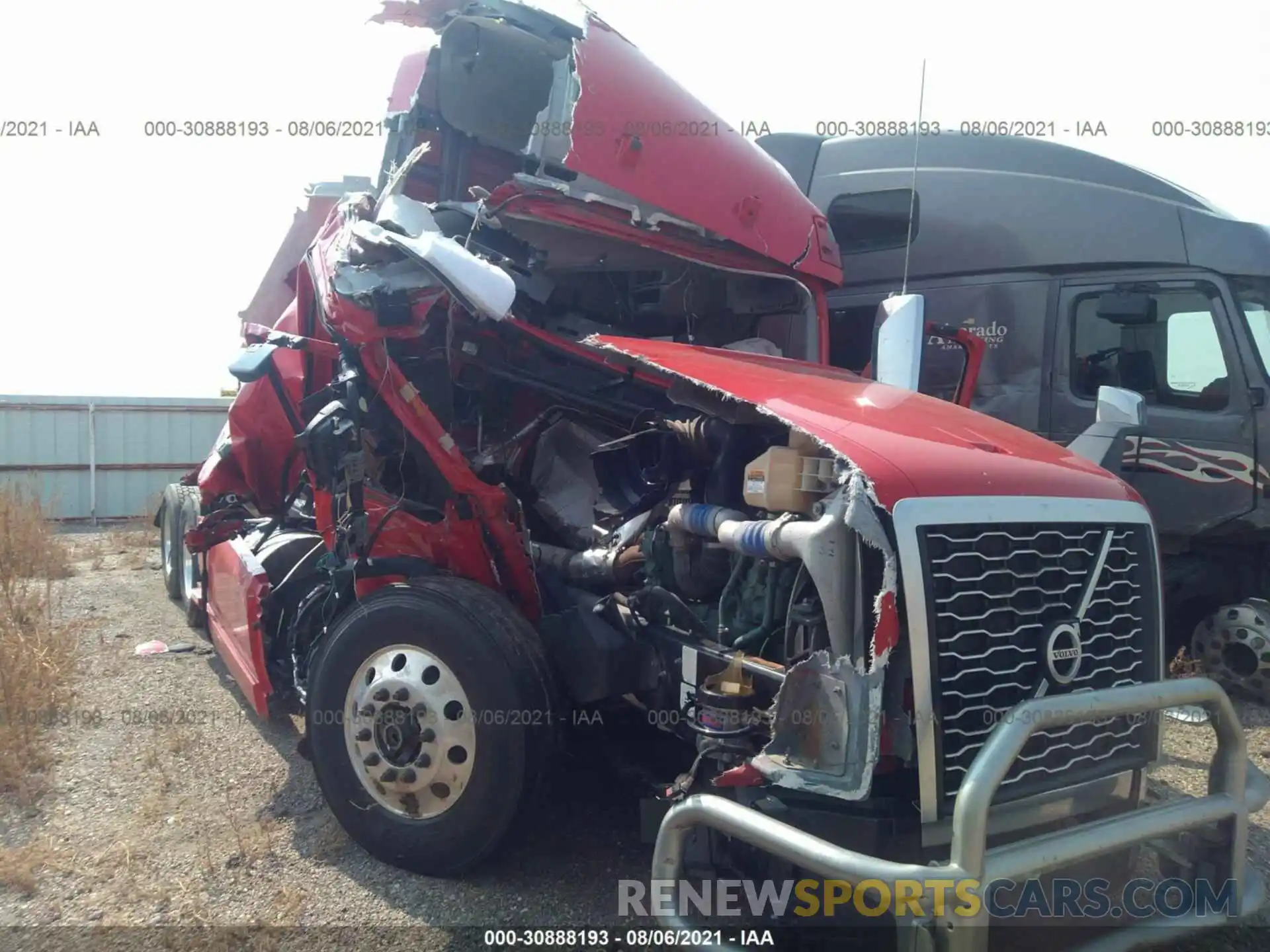 1 Photograph of a damaged car 4V4NC9EH9MN273225 VOLVO VN 2021