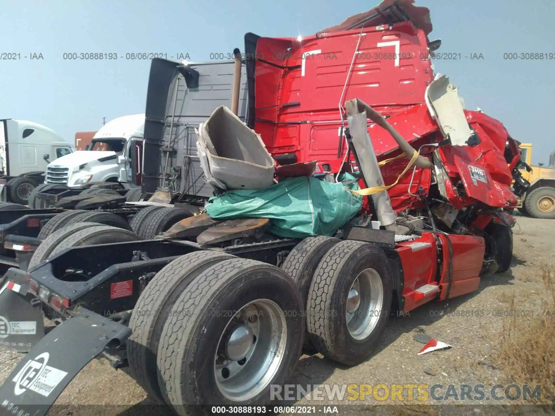 4 Photograph of a damaged car 4V4NC9EH9MN273225 VOLVO VN 2021