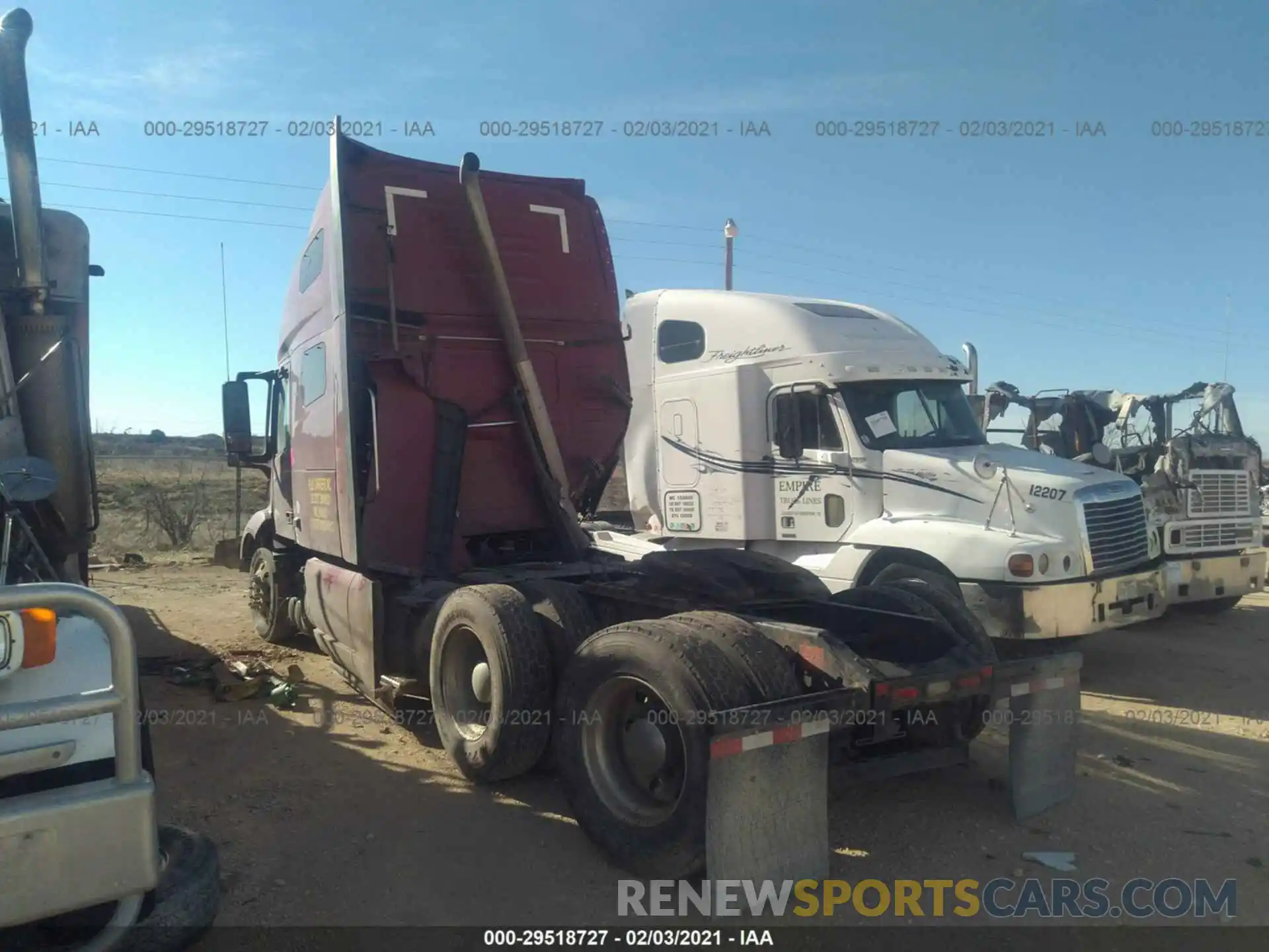 3 Photograph of a damaged car 4V4NC9EJ4MN236005 VOLVO VN 2021