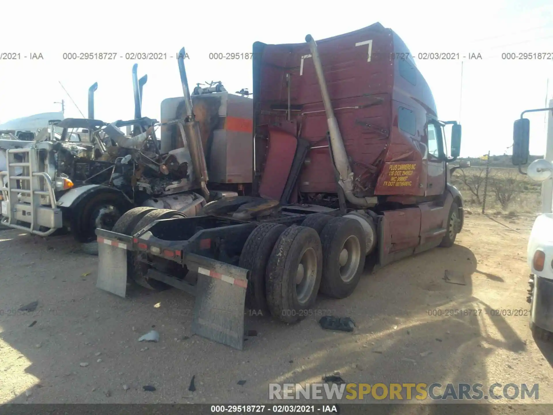 4 Photograph of a damaged car 4V4NC9EJ4MN236005 VOLVO VN 2021