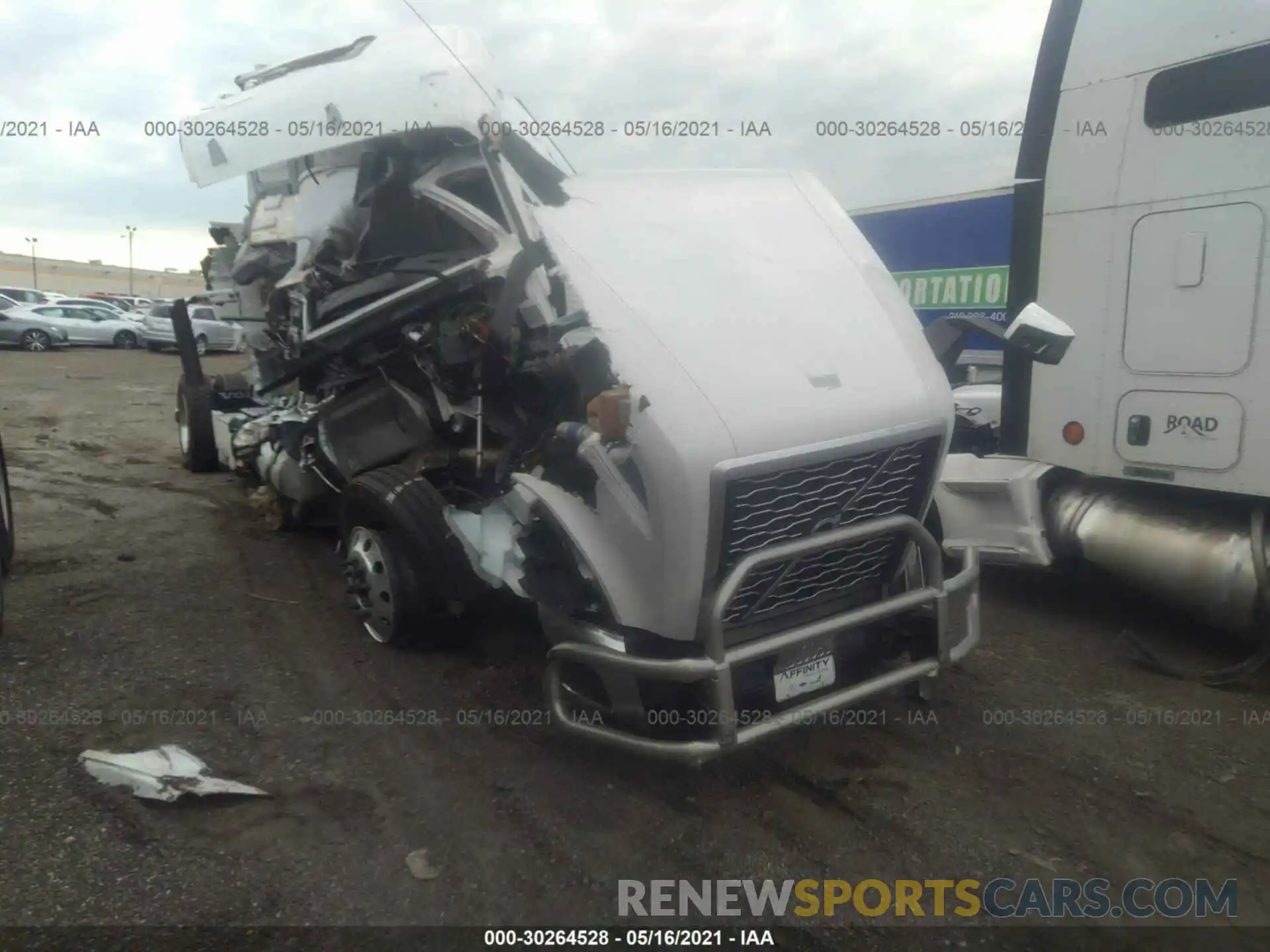 1 Photograph of a damaged car 4V4NC9EH0NN290626 VOLVO VN 2022