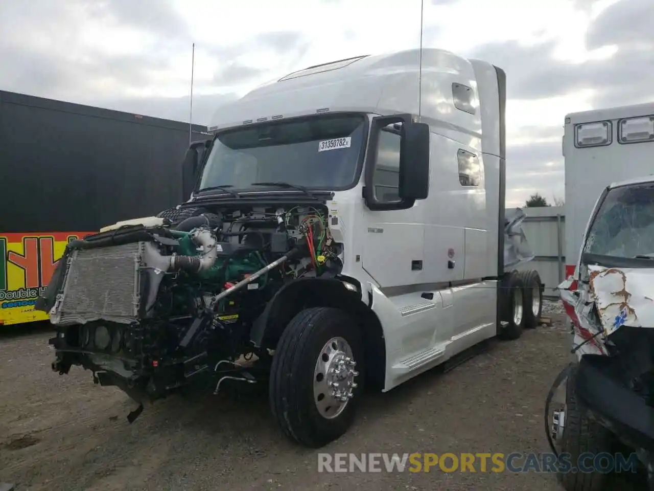 2 Photograph of a damaged car 4V4NC9EH8NN602658 VOLVO VN 2022