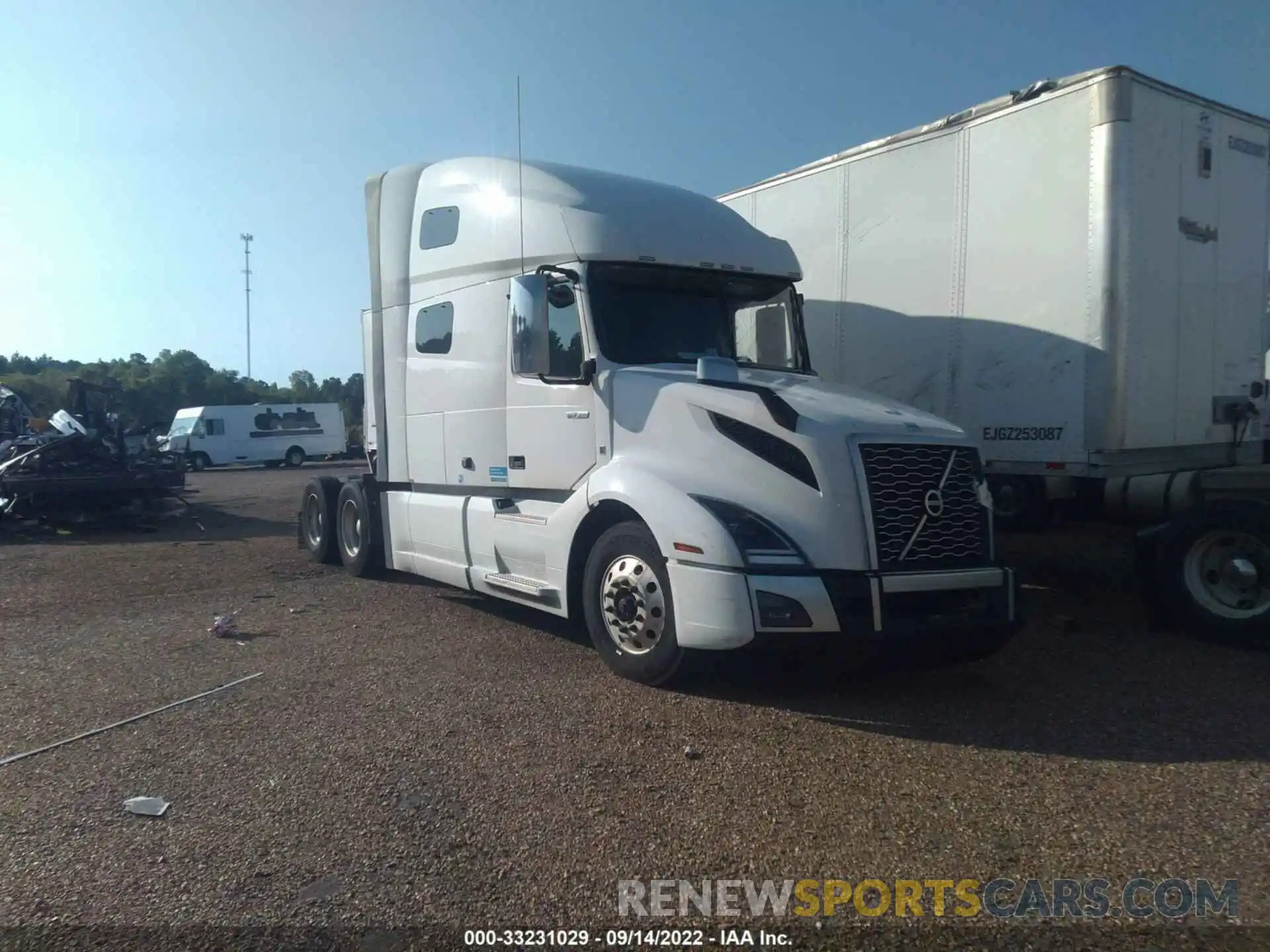 1 Photograph of a damaged car 4V4NC9EH9NN299874 VOLVO VN 2022