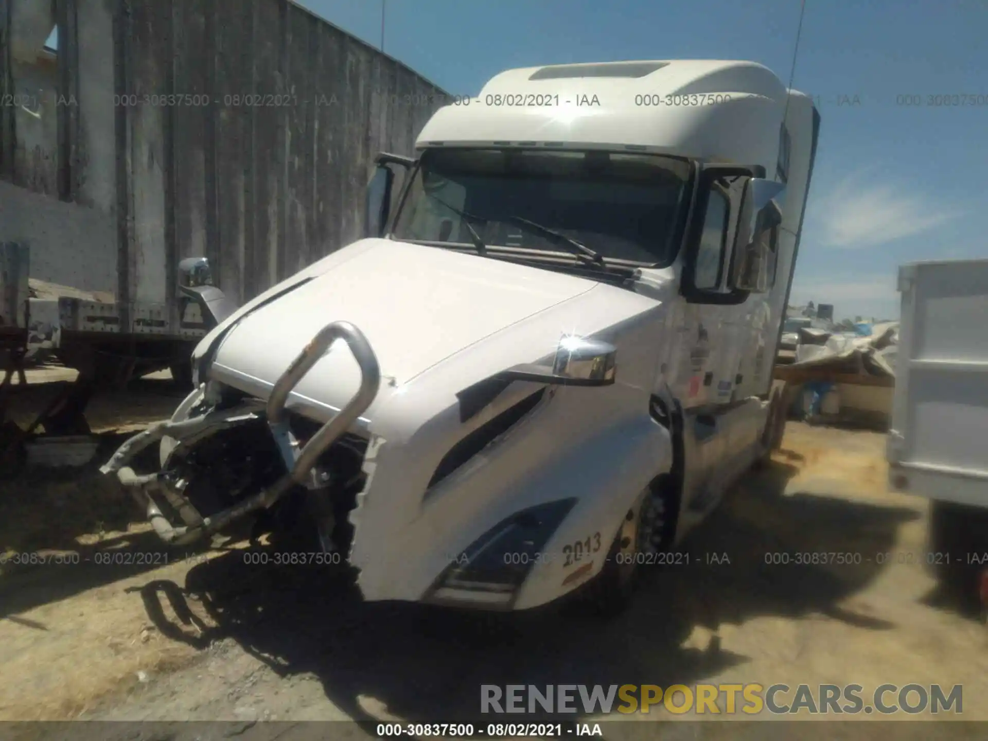 2 Photograph of a damaged car 4V4NC9EJ6NN290665 VOLVO VN 2022