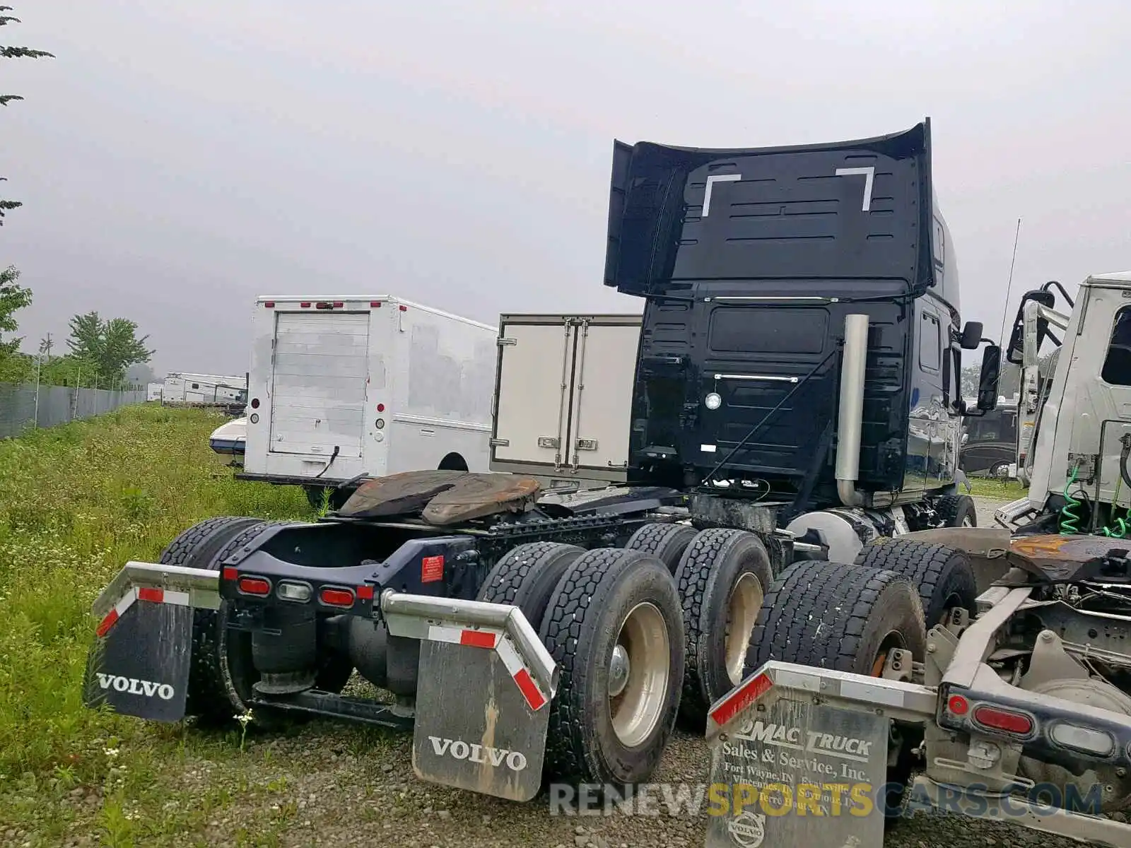 4 Photograph of a damaged car 4V4NC9EJ3KN899692 VOLVO VN VNL 2019