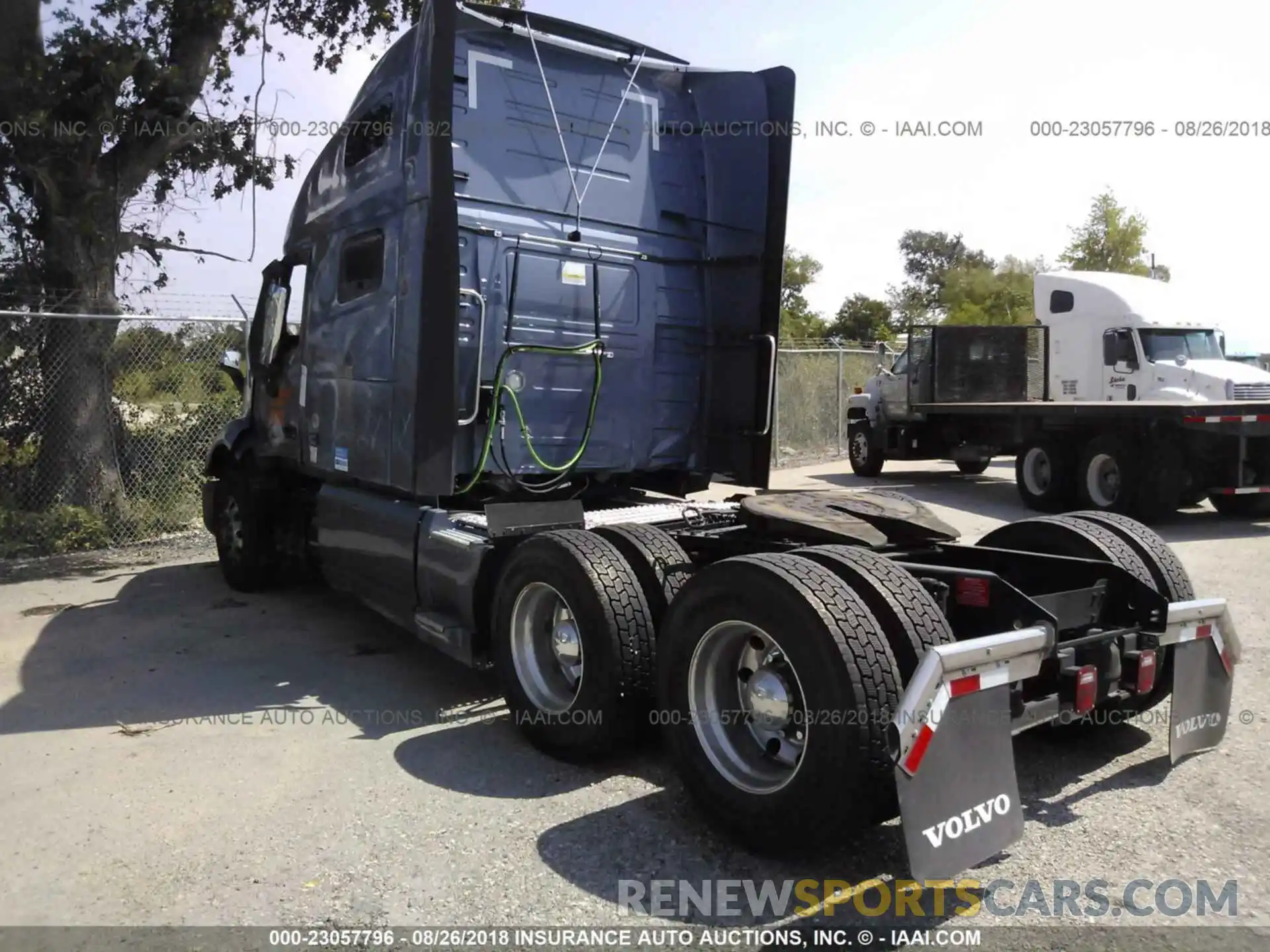 3 Photograph of a damaged car 4V4NC9EH0KN193518 Volvo Vnl 2019