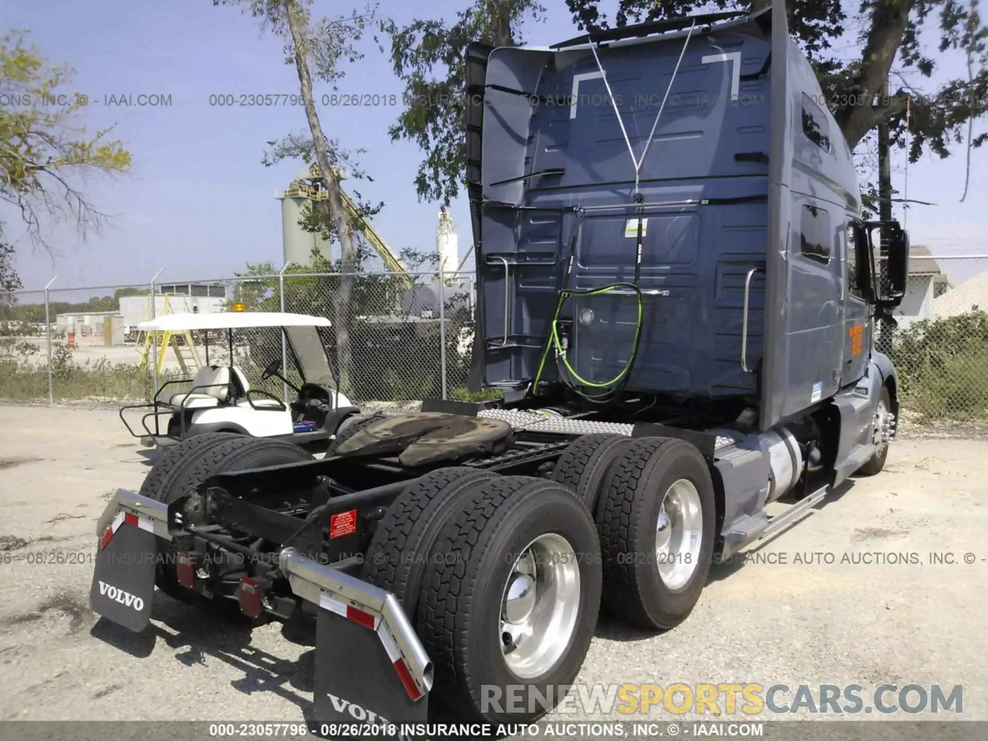 4 Photograph of a damaged car 4V4NC9EH0KN193518 Volvo Vnl 2019