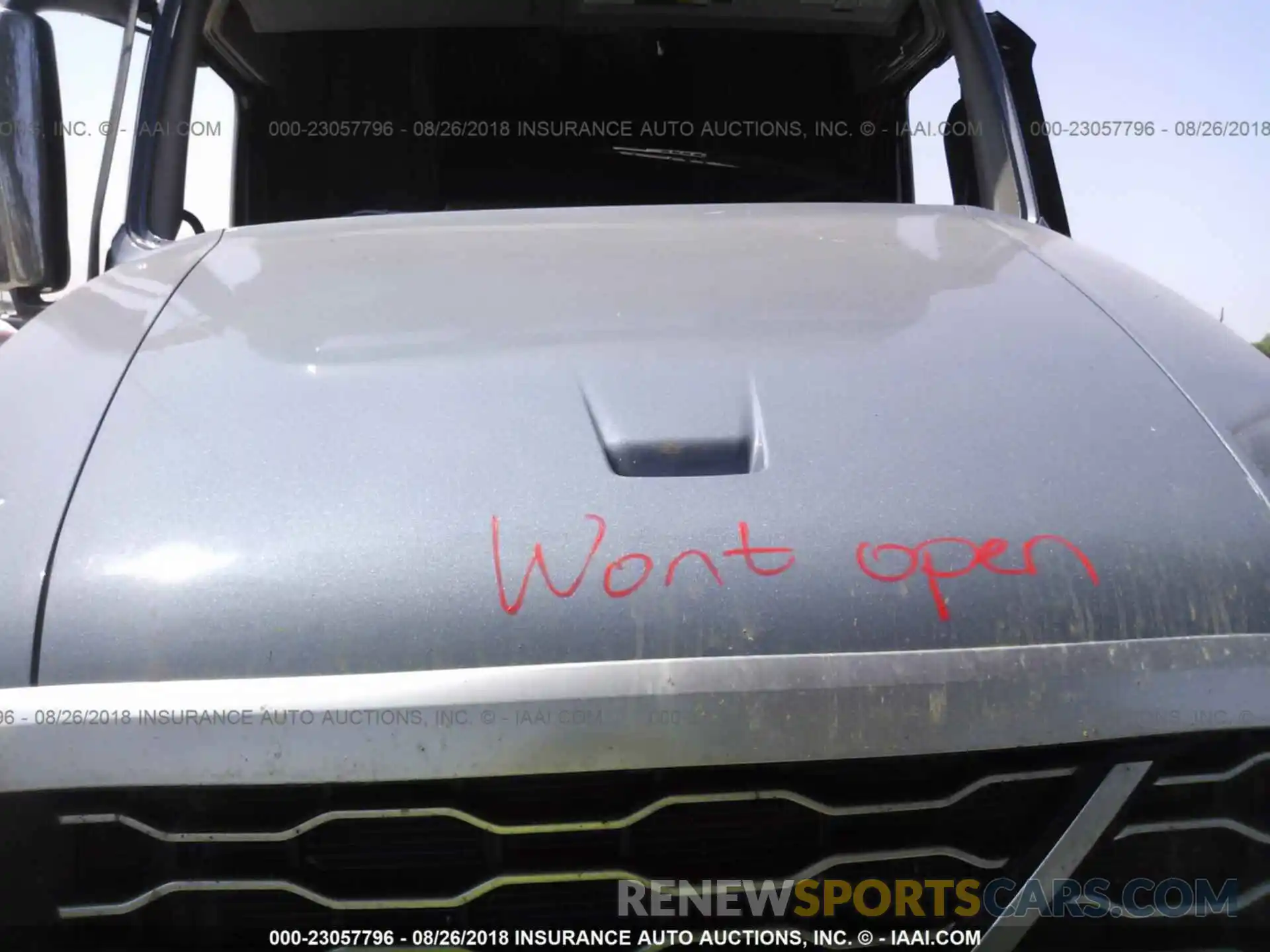 9 Photograph of a damaged car 4V4NC9EH0KN193518 Volvo Vnl 2019