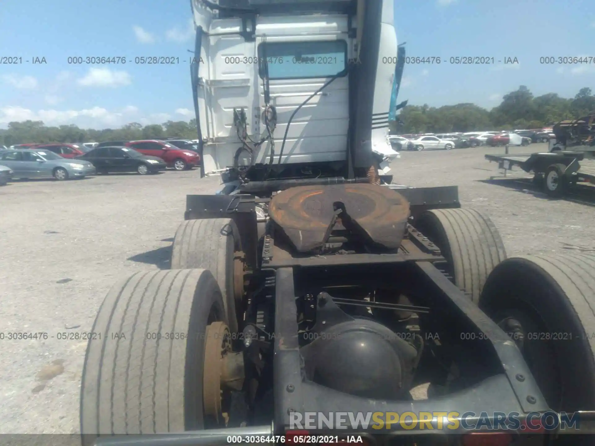 7 Photograph of a damaged car 4V4WC9EH1KN205602 VOLVO VNR 2019