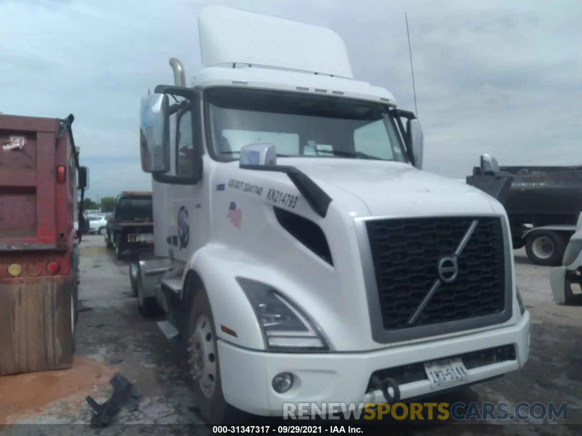 1 Photograph of a damaged car 4V4WC9EH2KN214793 VOLVO VNR 2019