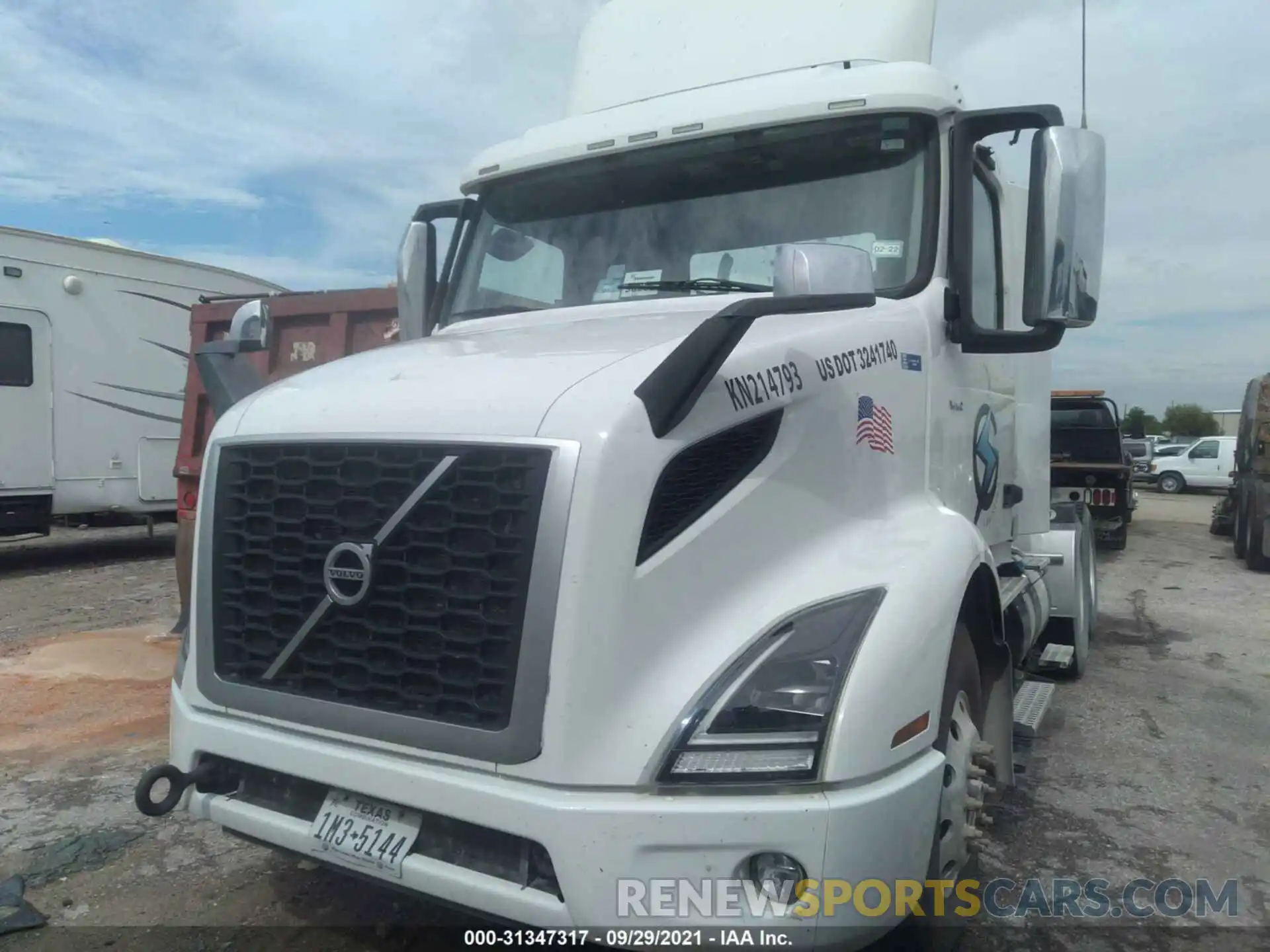 2 Photograph of a damaged car 4V4WC9EH2KN214793 VOLVO VNR 2019