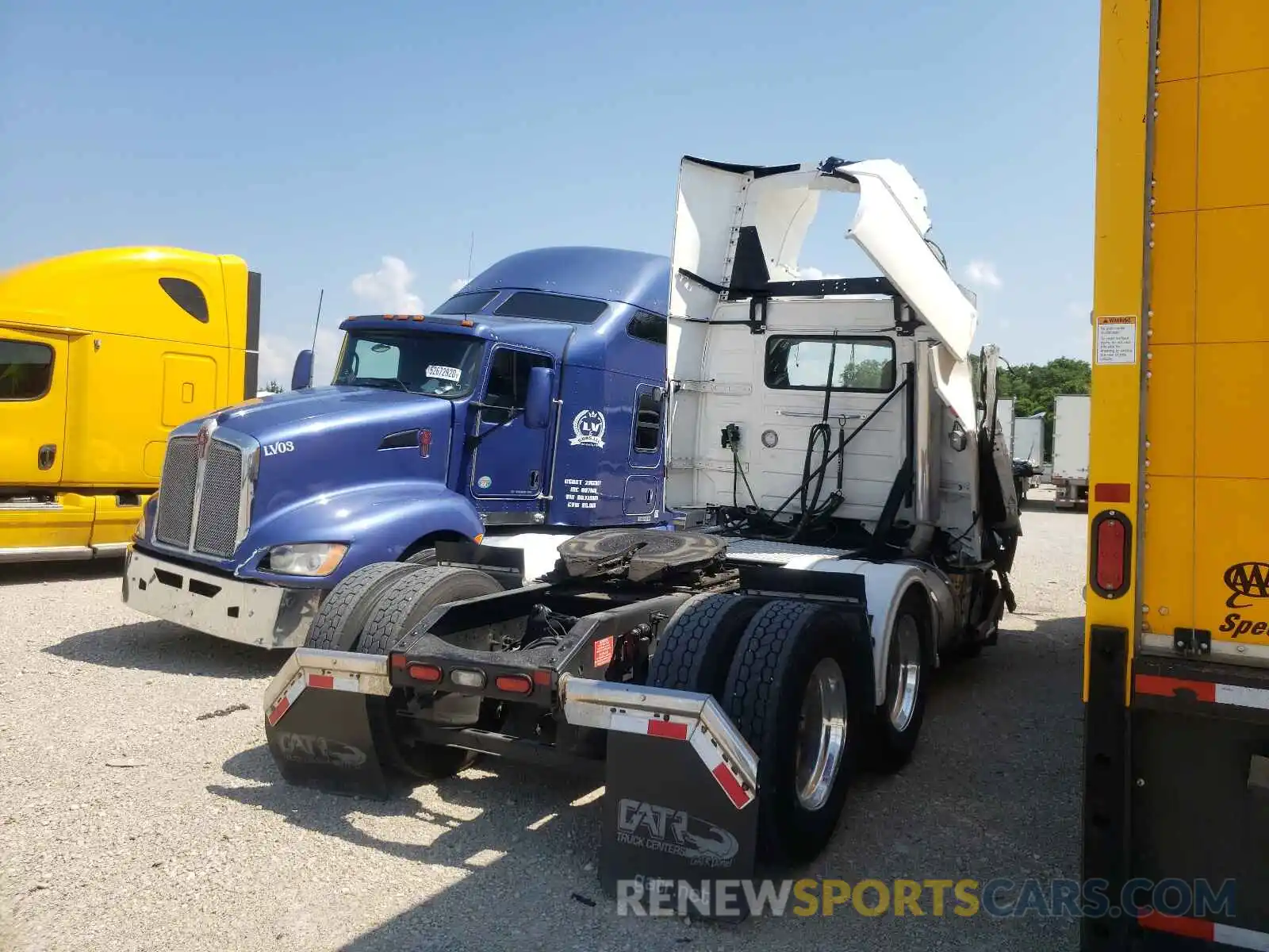 4 Photograph of a damaged car 4V4WC9EH3KN225124 VOLVO VNR 2019