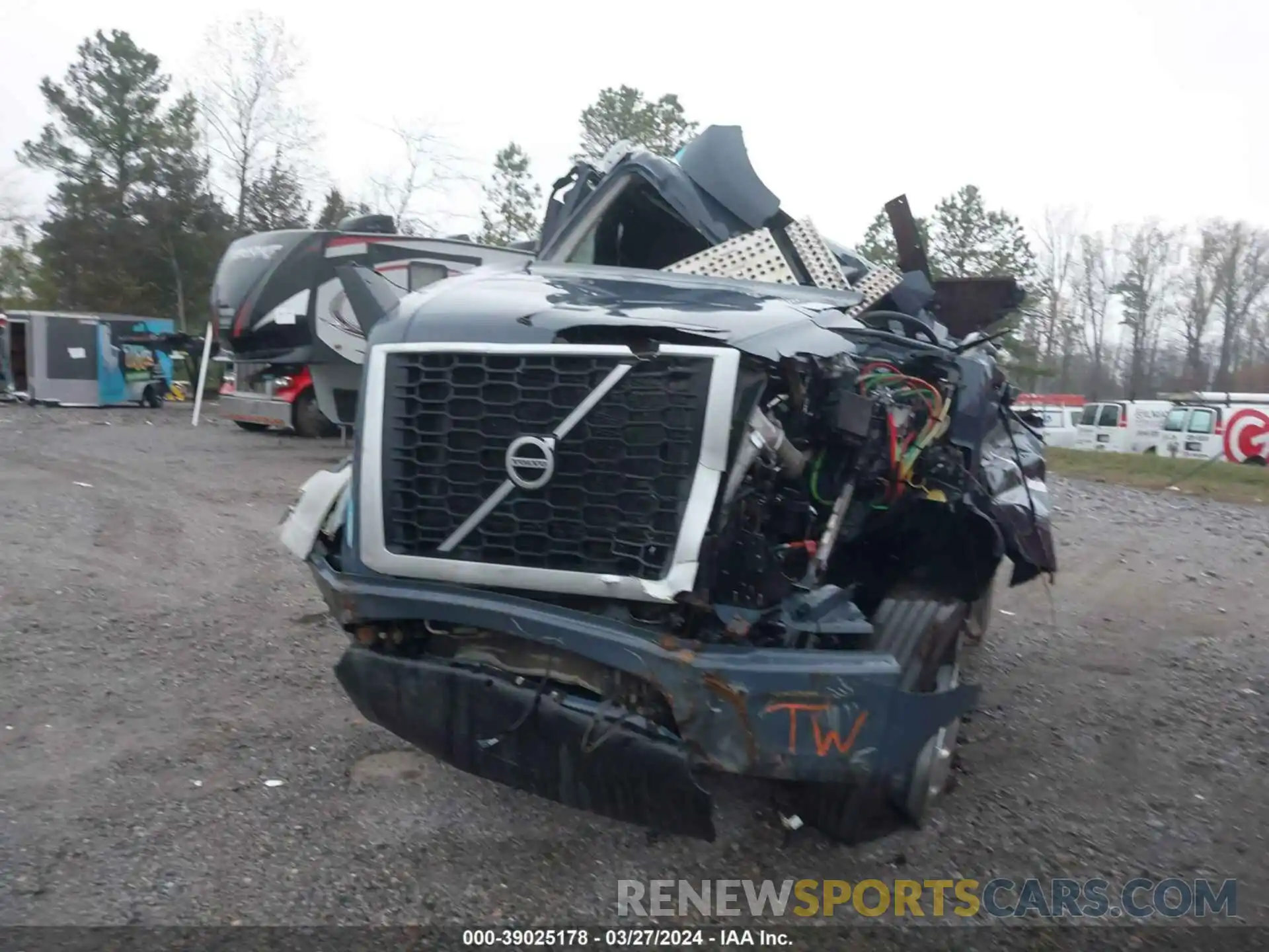 10 Photograph of a damaged car 4V4WC9EGXLN257304 VOLVO VNR 2020