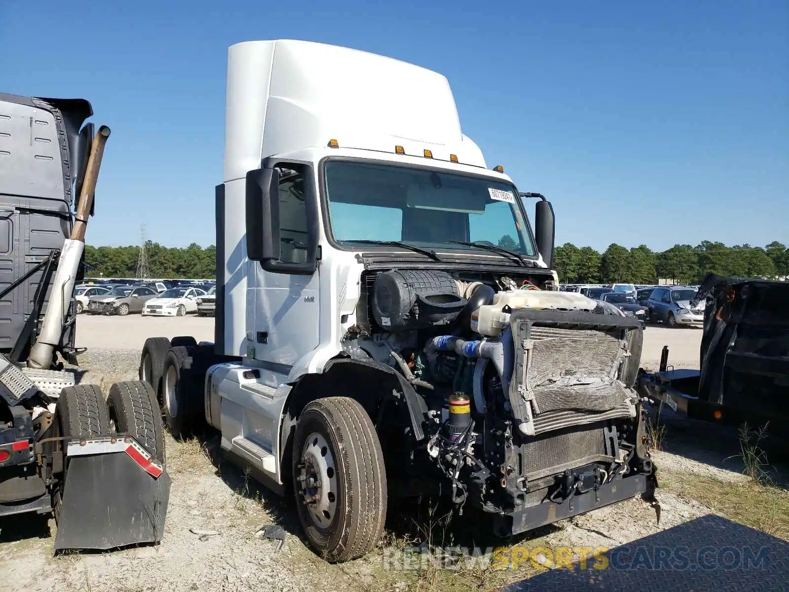 1 Photograph of a damaged car 4V4WC9EH4LN225201 VOLVO VNR 2020