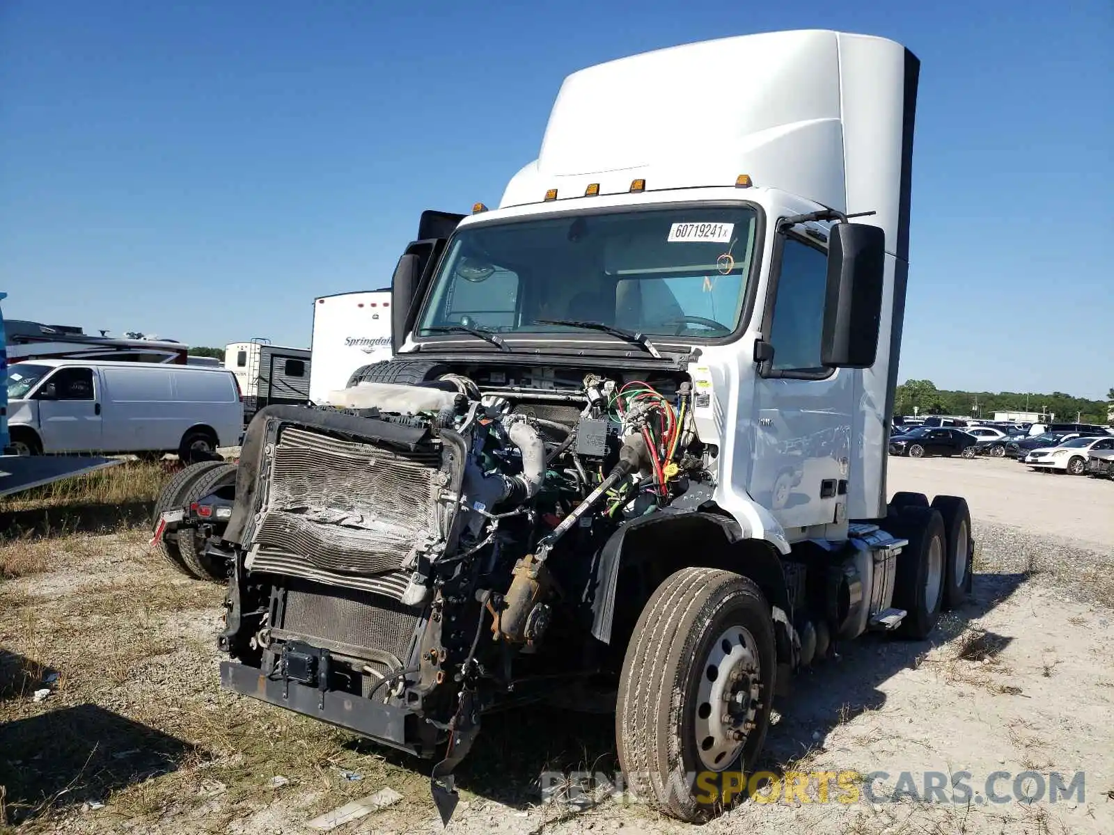 2 Photograph of a damaged car 4V4WC9EH4LN225201 VOLVO VNR 2020