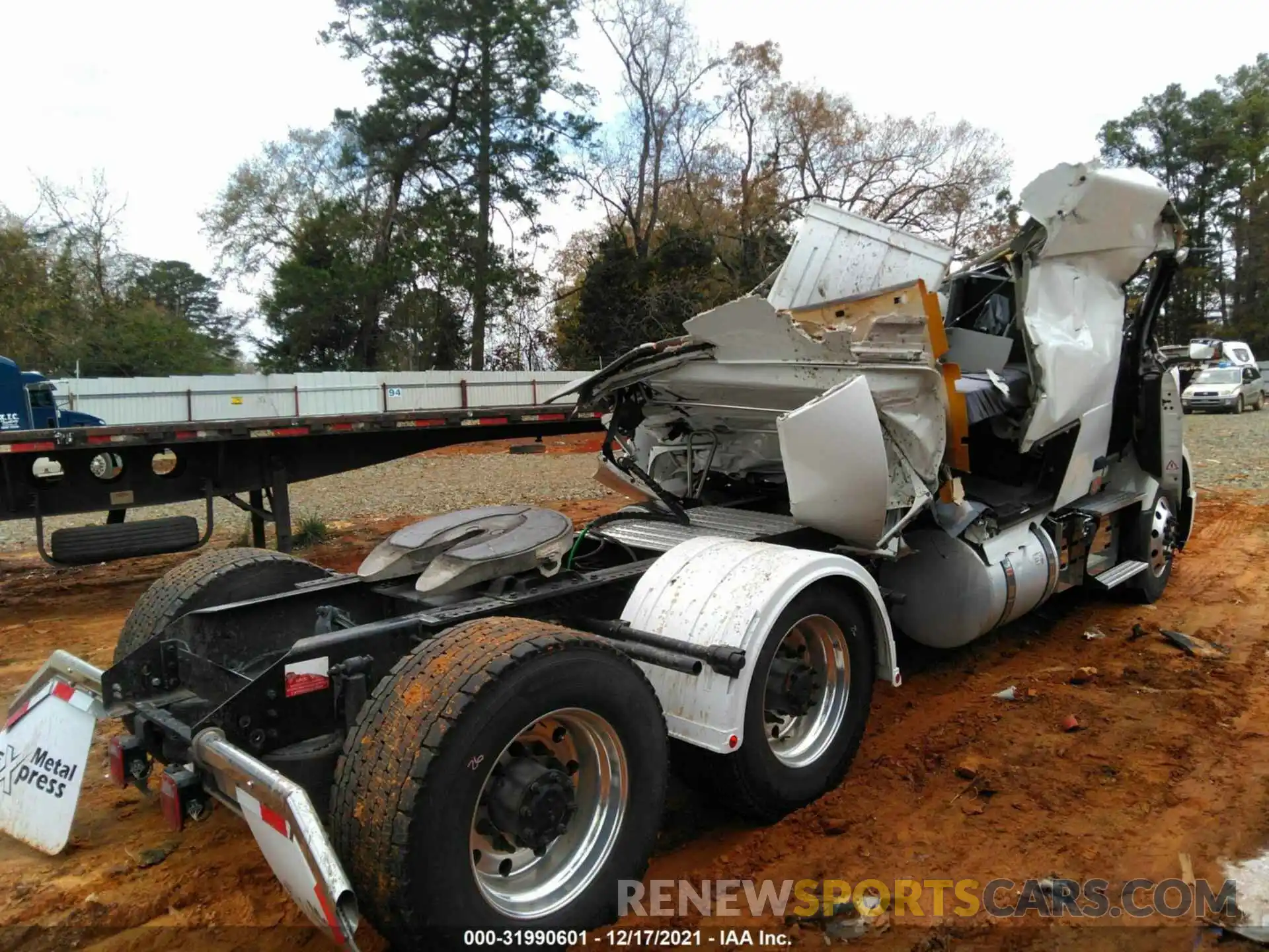 4 Photograph of a damaged car 4V4WC9EH8NN298638 VOLVO VNR 2022