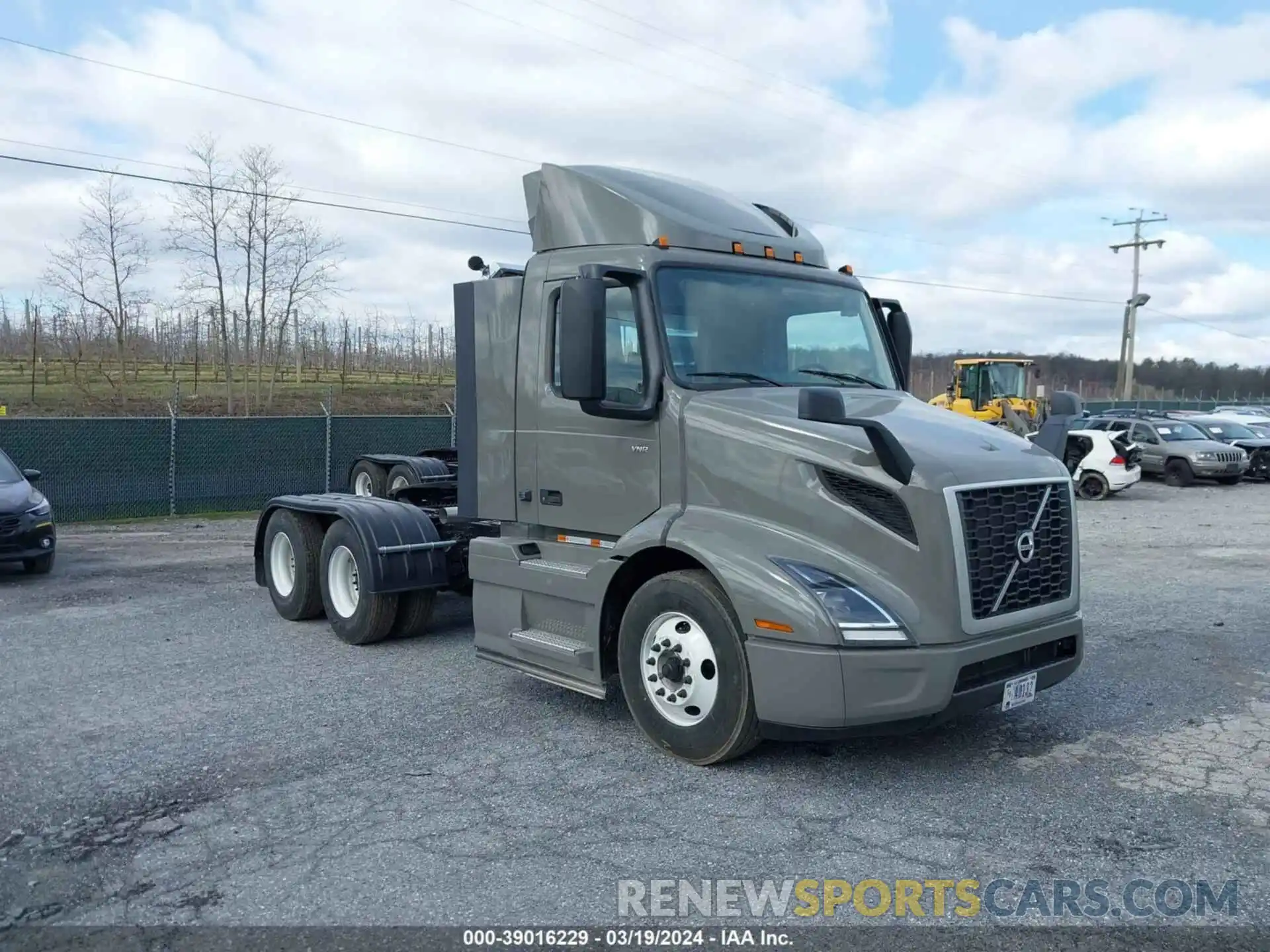 1 Photograph of a damaged car 4V4WC9EH1SN655640 VOLVO VNR 64T 2025