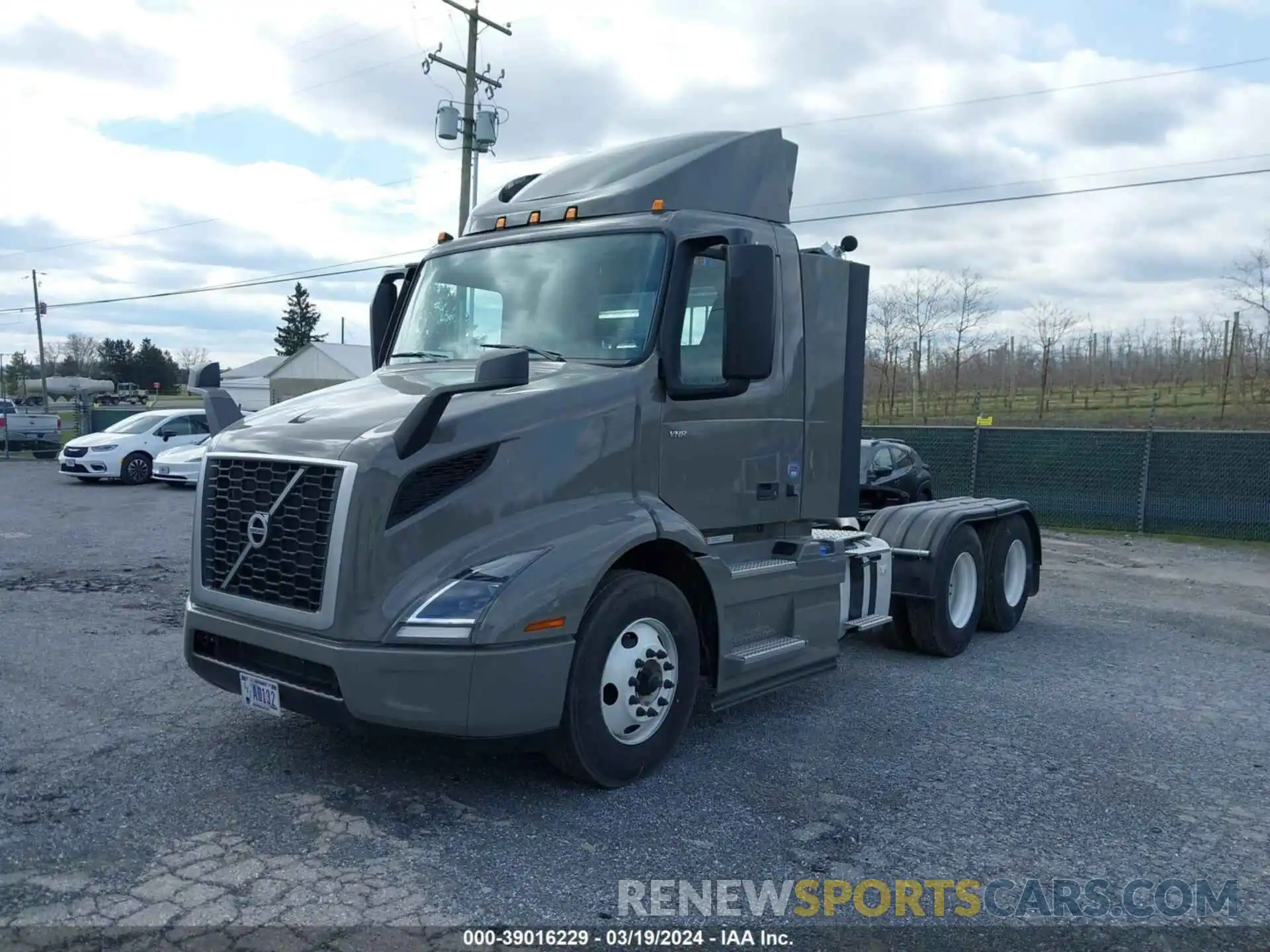 2 Photograph of a damaged car 4V4WC9EH1SN655640 VOLVO VNR 64T 2025