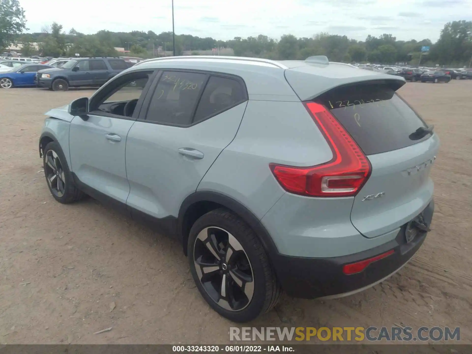 3 Photograph of a damaged car YV4162UK0K2048628 VOLVO XC40 2019