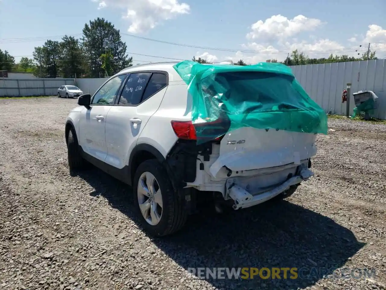 3 Photograph of a damaged car YV4162UK0K2049701 VOLVO XC40 2019