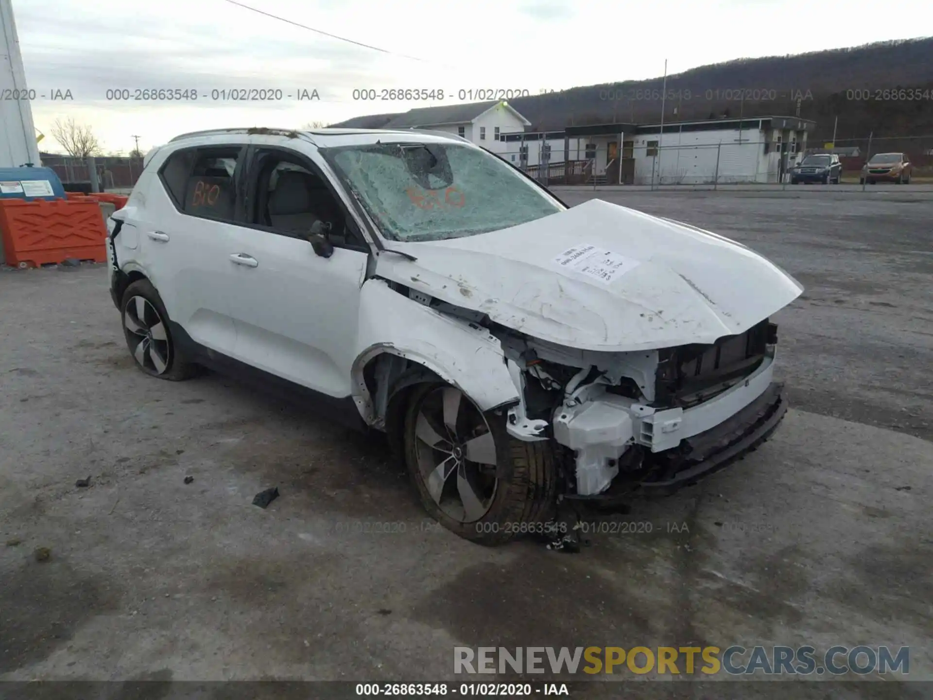 1 Photograph of a damaged car YV4162UK0K2071780 VOLVO XC40 2019