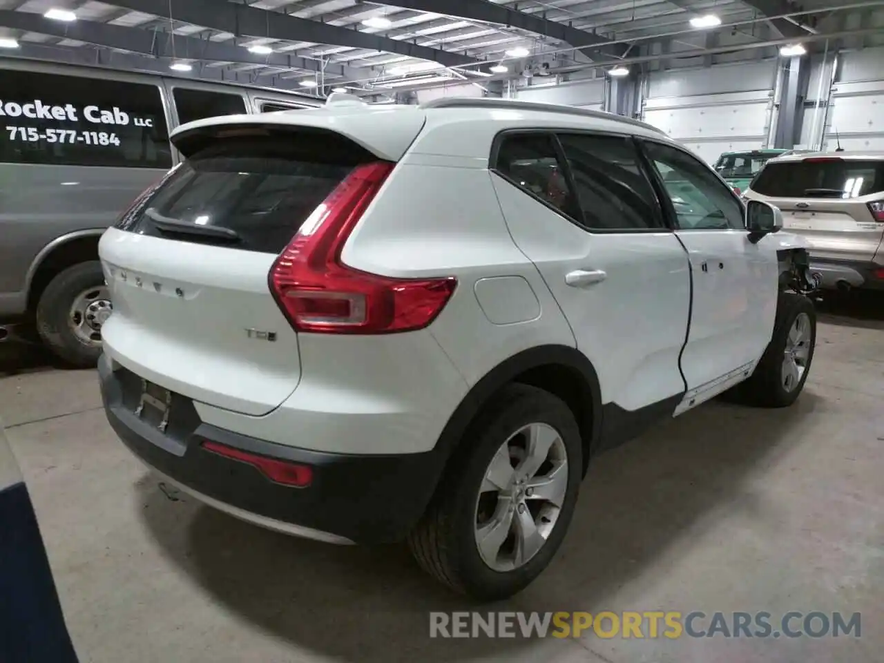 4 Photograph of a damaged car YV4162UK1K2047102 VOLVO XC40 2019