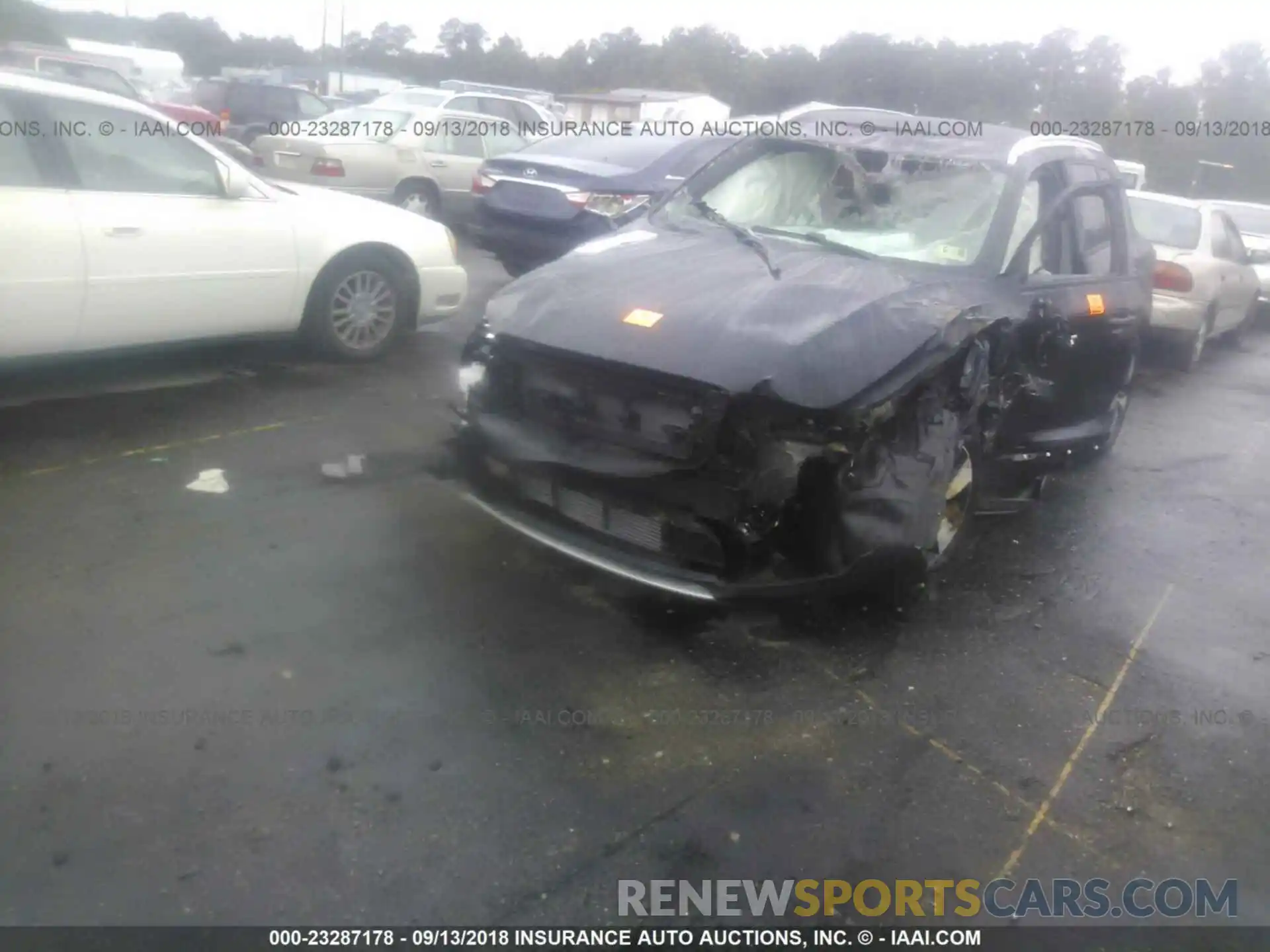 2 Photograph of a damaged car YV4162UK1K2051425 Volvo Xc40 2019