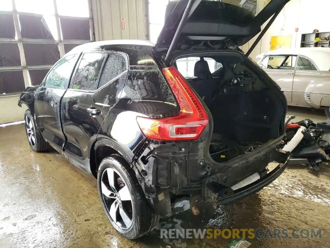 3 Photograph of a damaged car YV4162UK1K2070587 VOLVO XC40 2019