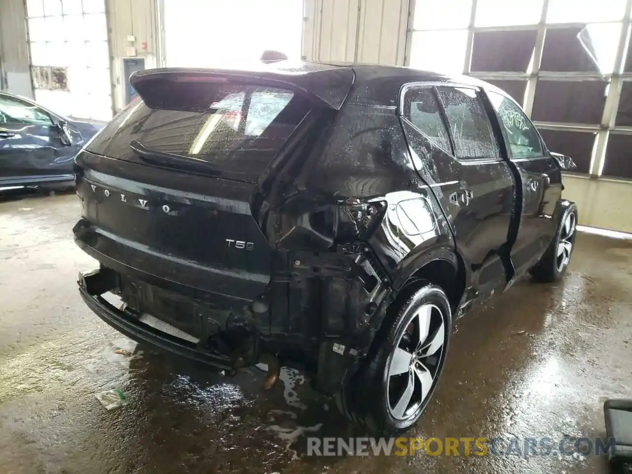 4 Photograph of a damaged car YV4162UK1K2070587 VOLVO XC40 2019