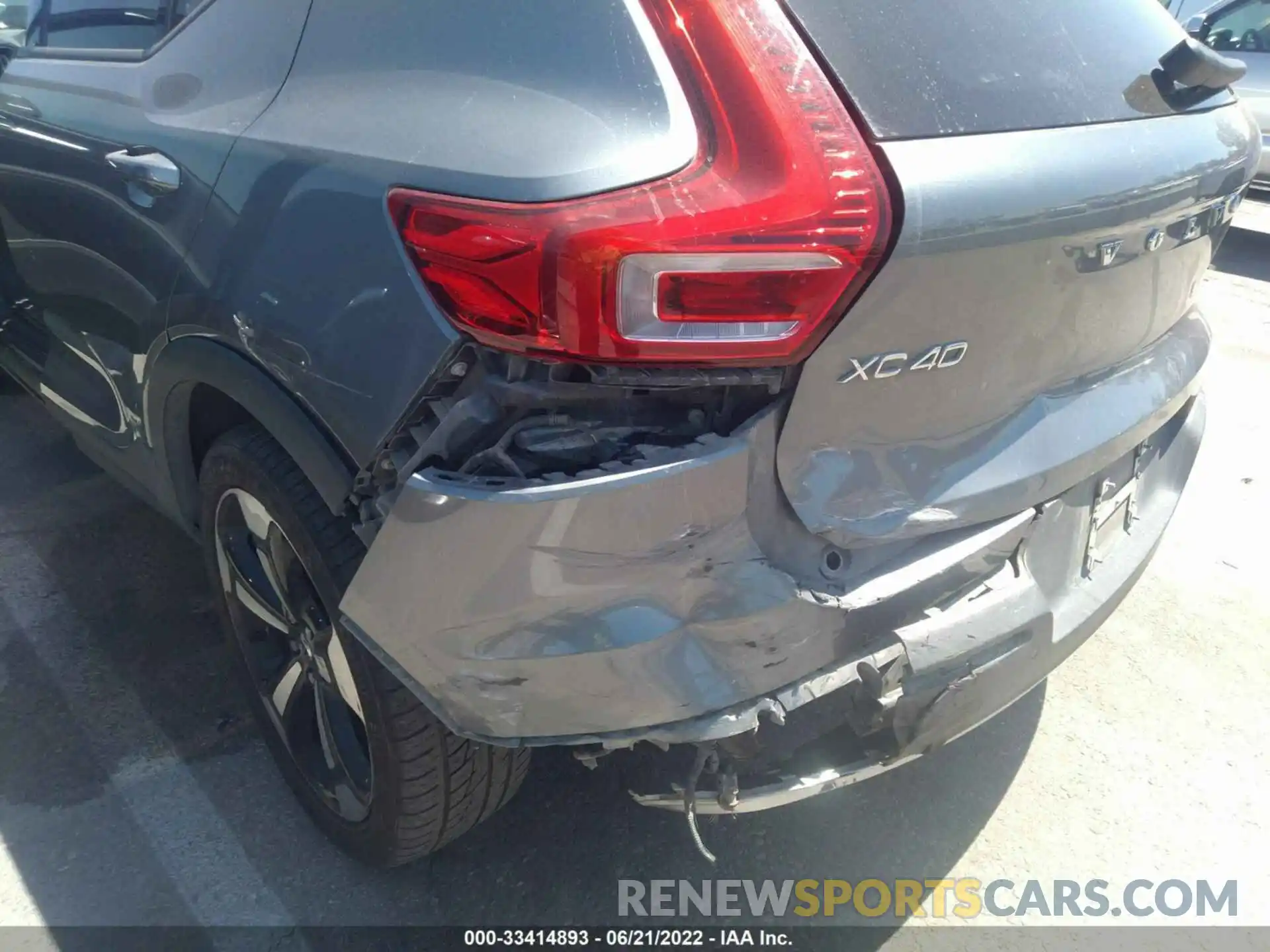 6 Photograph of a damaged car YV4162UK1K2096350 VOLVO XC40 2019