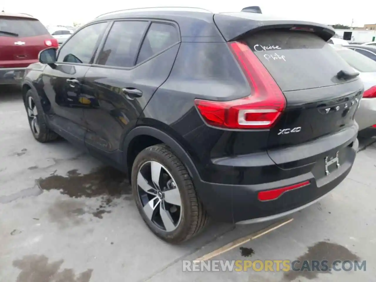 3 Photograph of a damaged car YV4162UK1K2132716 VOLVO XC40 2019