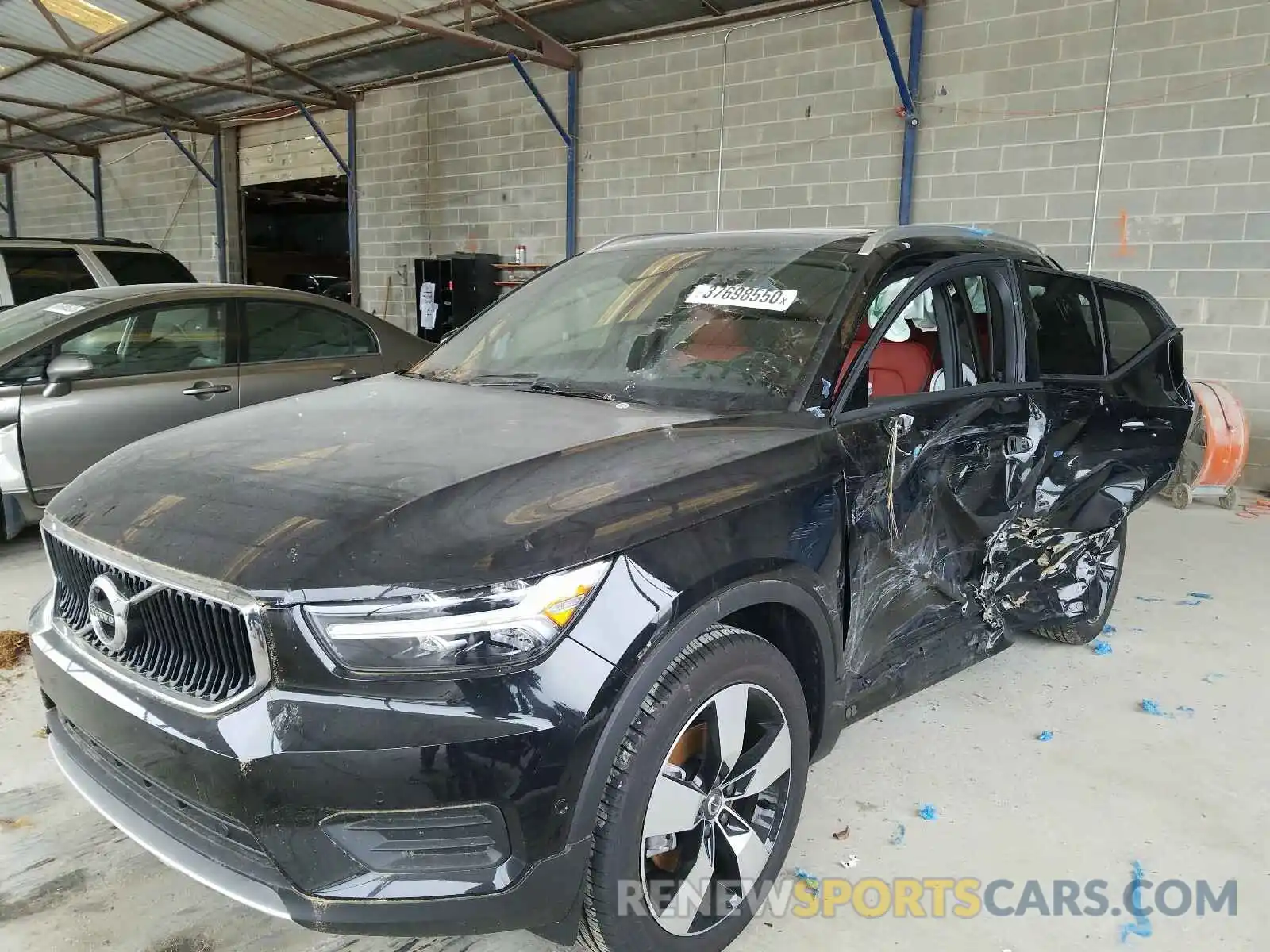 2 Photograph of a damaged car YV4162UK1K2134711 VOLVO XC40 2019