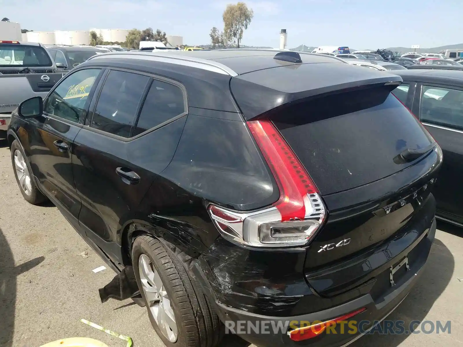 3 Photograph of a damaged car YV4162UK2K2053989 VOLVO XC40 2019