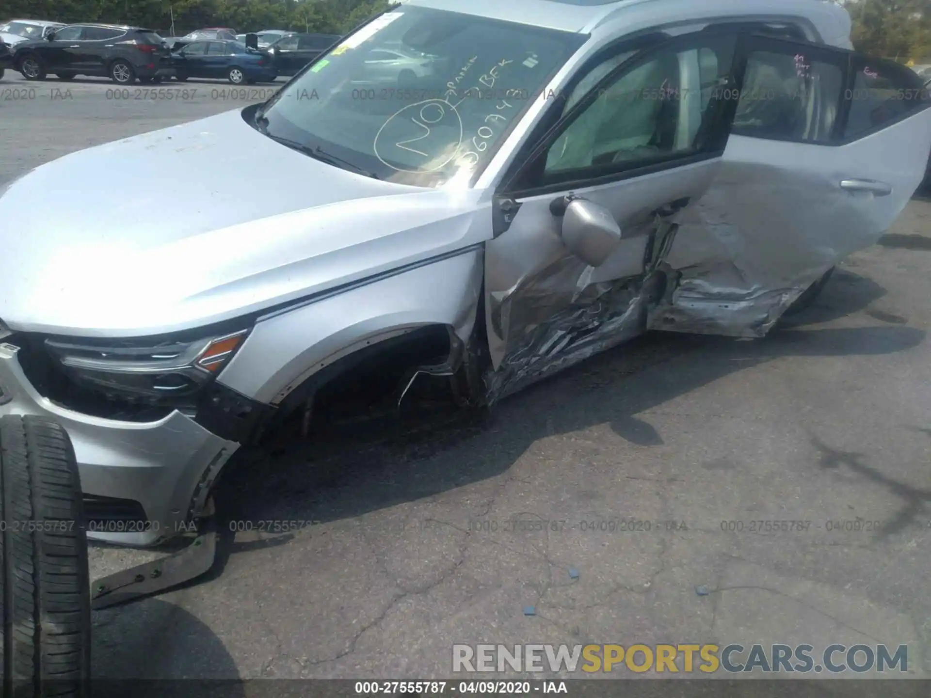 6 Photograph of a damaged car YV4162UK2K2060747 VOLVO XC40 2019