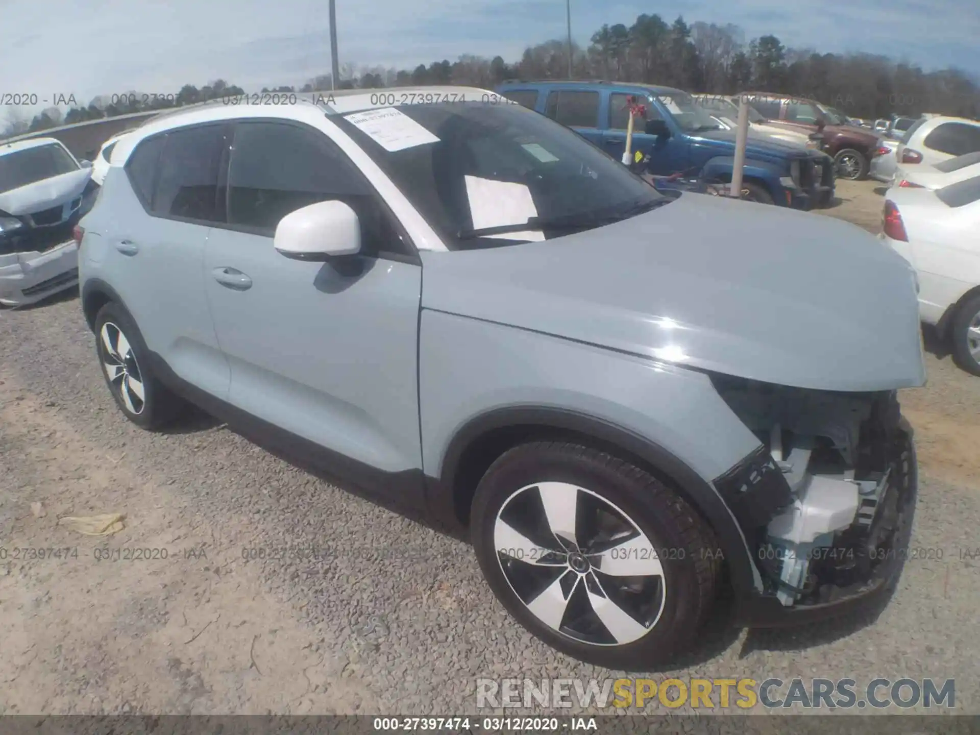 1 Photograph of a damaged car YV4162UK2K2066001 VOLVO XC40 2019