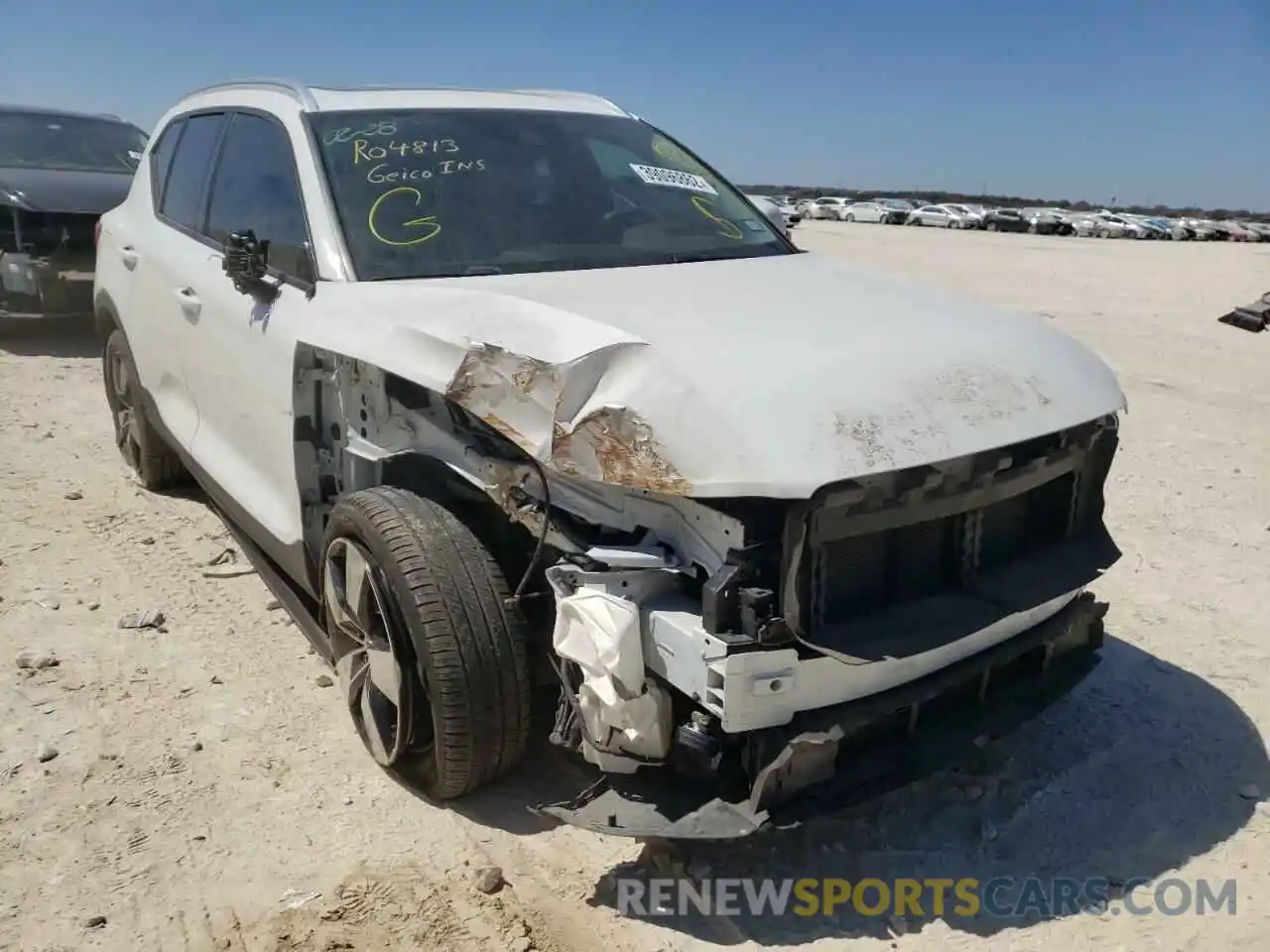 1 Photograph of a damaged car YV4162UK2K2070811 VOLVO XC40 2019