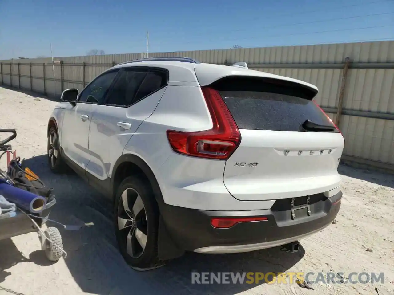 3 Photograph of a damaged car YV4162UK2K2070811 VOLVO XC40 2019