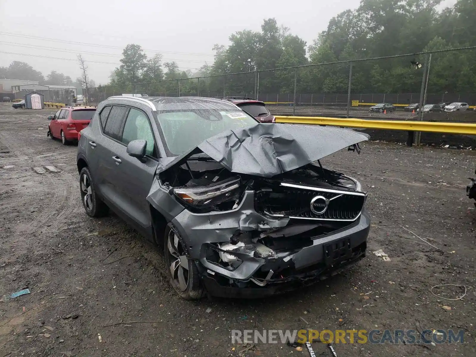 1 Photograph of a damaged car YV4162UK2K2130389 VOLVO XC40 2019