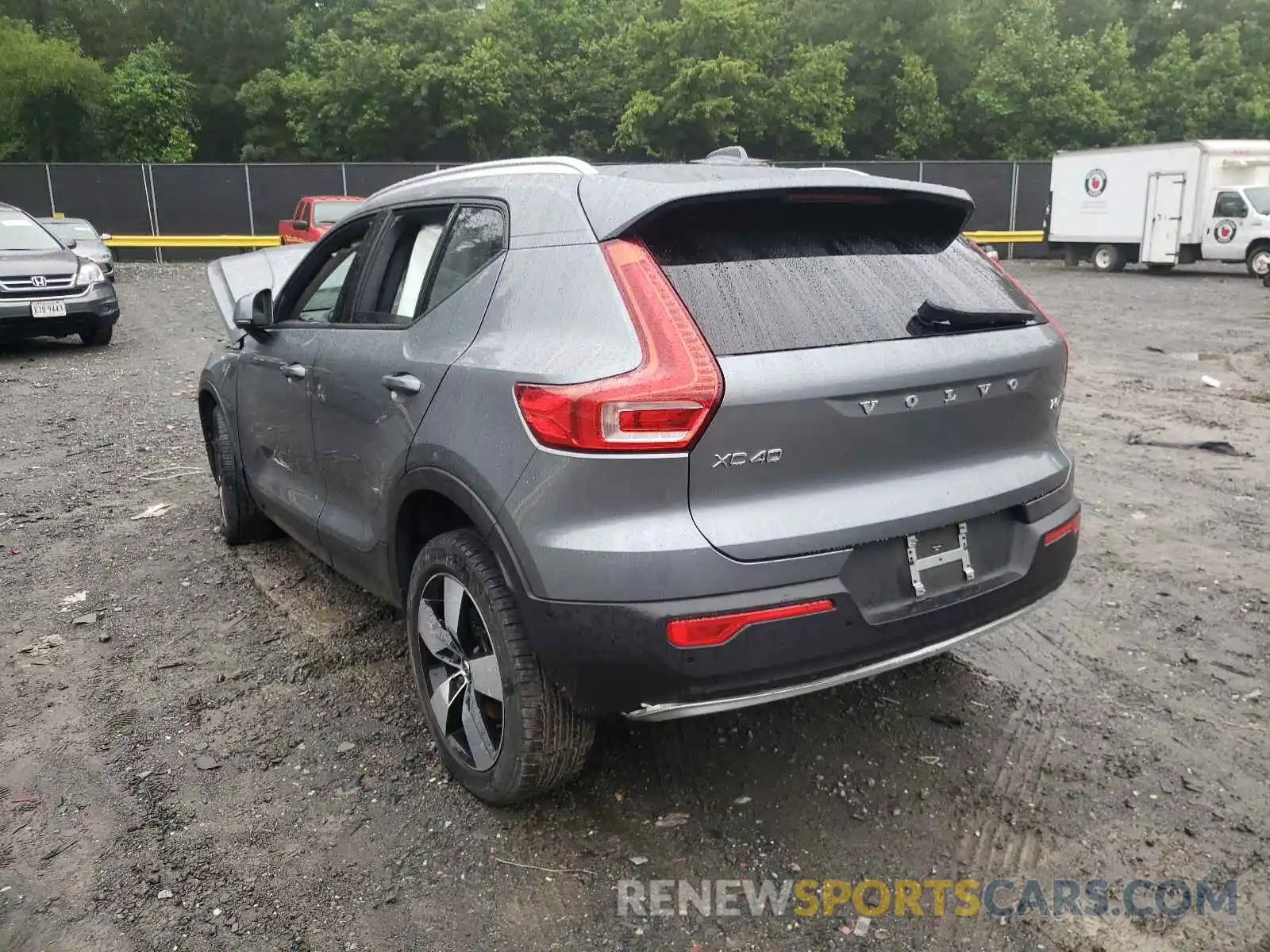 3 Photograph of a damaged car YV4162UK2K2130389 VOLVO XC40 2019