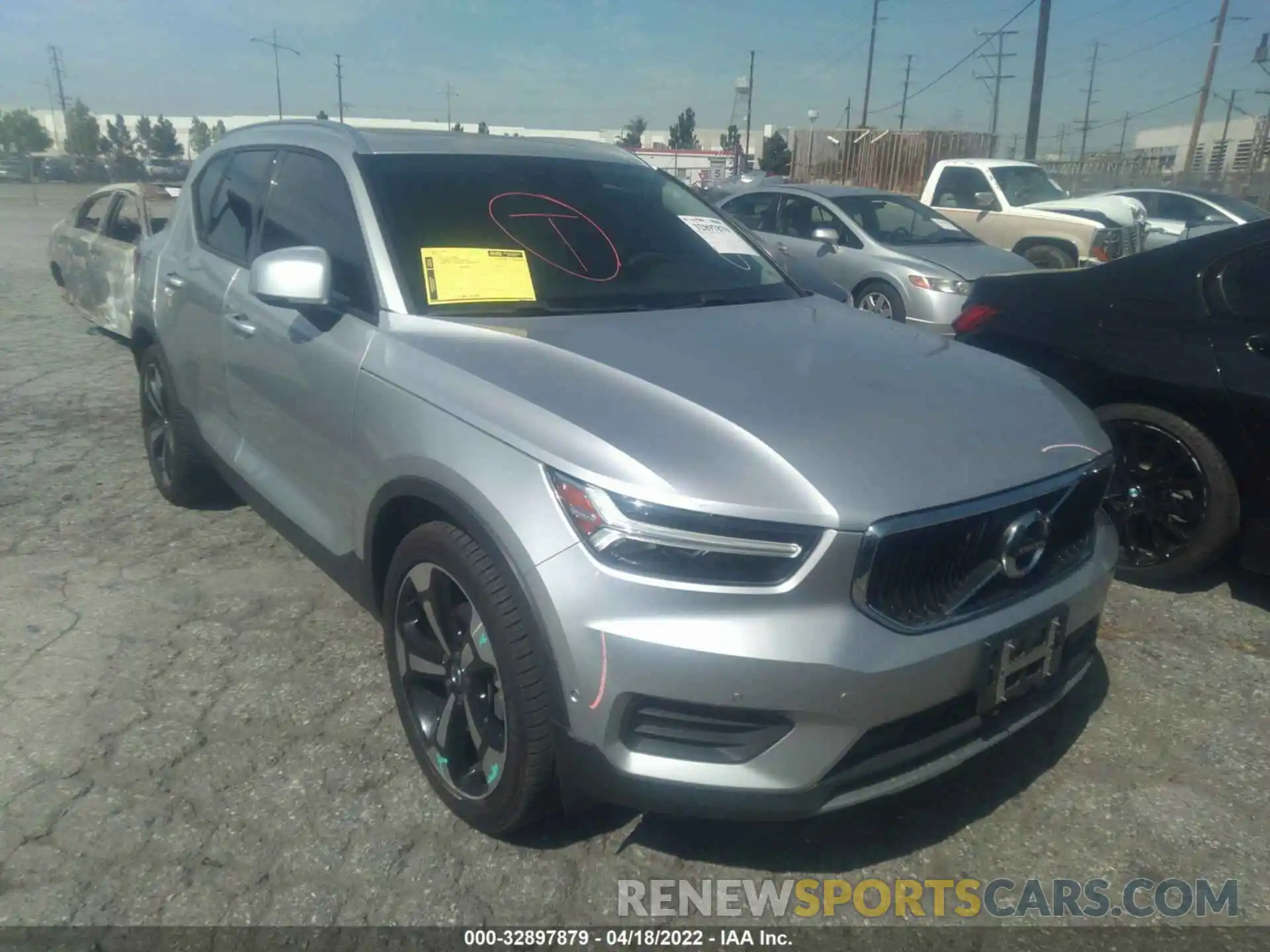 1 Photograph of a damaged car YV4162UK3K2061597 VOLVO XC40 2019