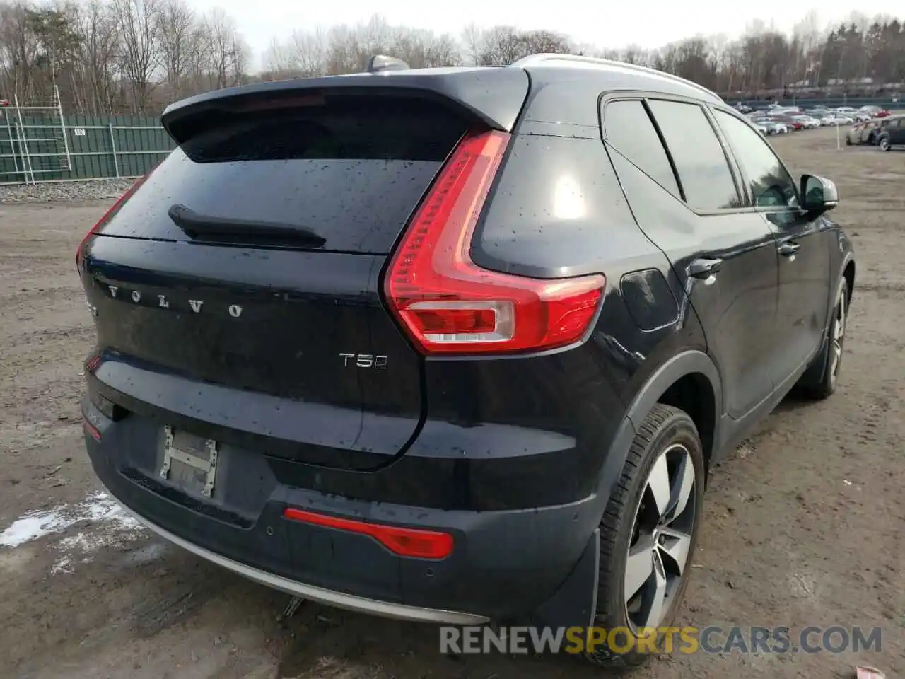 4 Photograph of a damaged car YV4162UK3K2093451 VOLVO XC40 2019