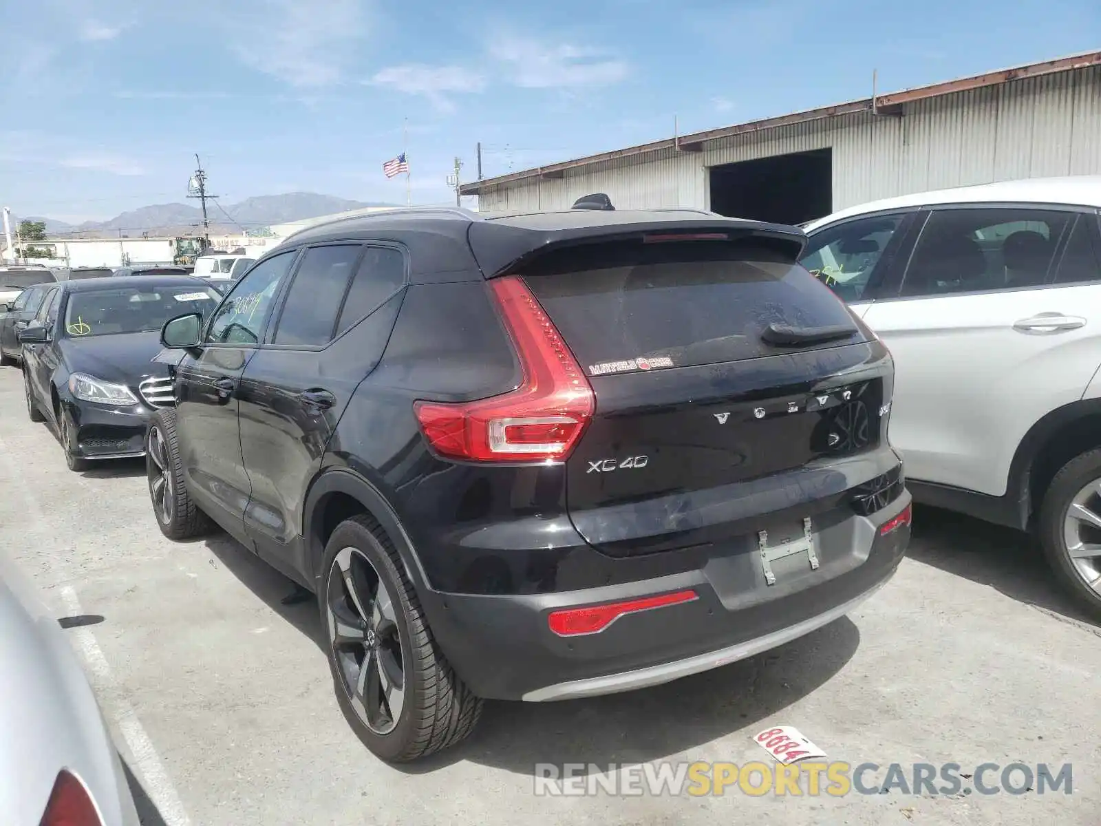 3 Photograph of a damaged car YV4162UK3K2096172 VOLVO XC40 2019