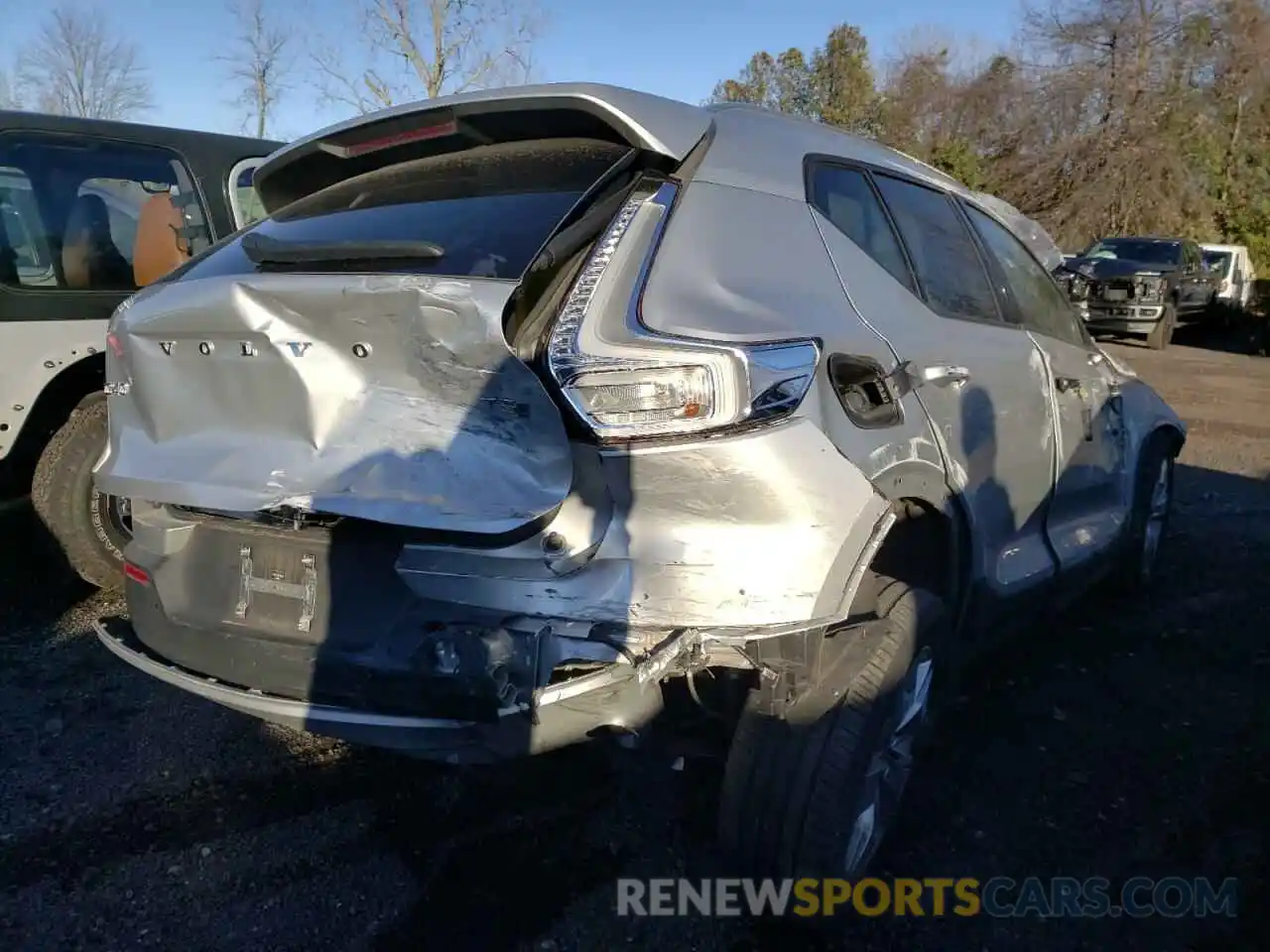 4 Photograph of a damaged car YV4162UK3K2145838 VOLVO XC40 2019