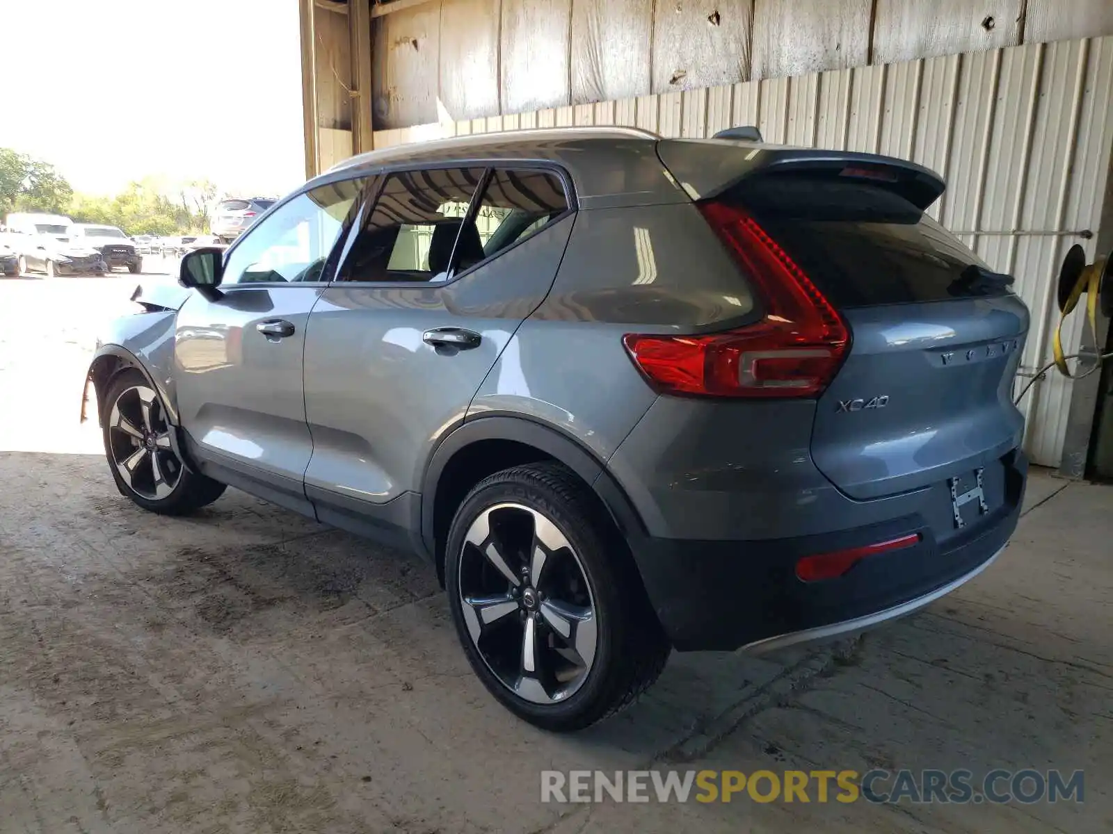 3 Photograph of a damaged car YV4162UK3K2151512 VOLVO XC40 2019