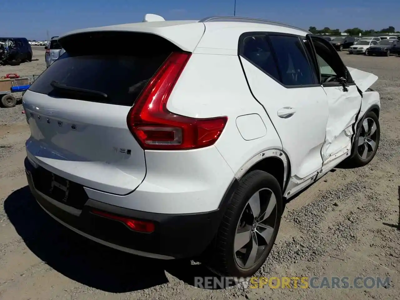 4 Photograph of a damaged car YV4162UK4K2047093 VOLVO XC40 2019