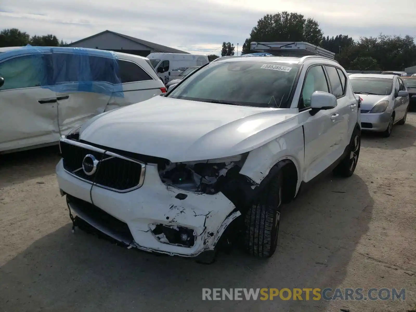 2 Photograph of a damaged car YV4162UK4K2050950 VOLVO XC40 2019