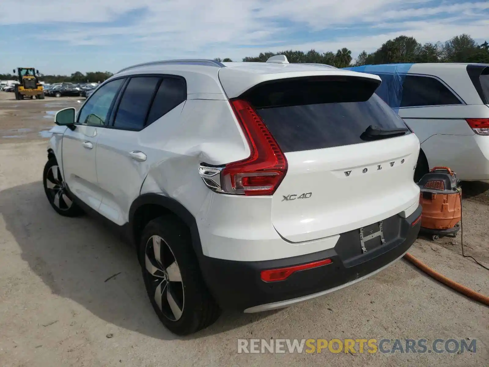 3 Photograph of a damaged car YV4162UK4K2050950 VOLVO XC40 2019