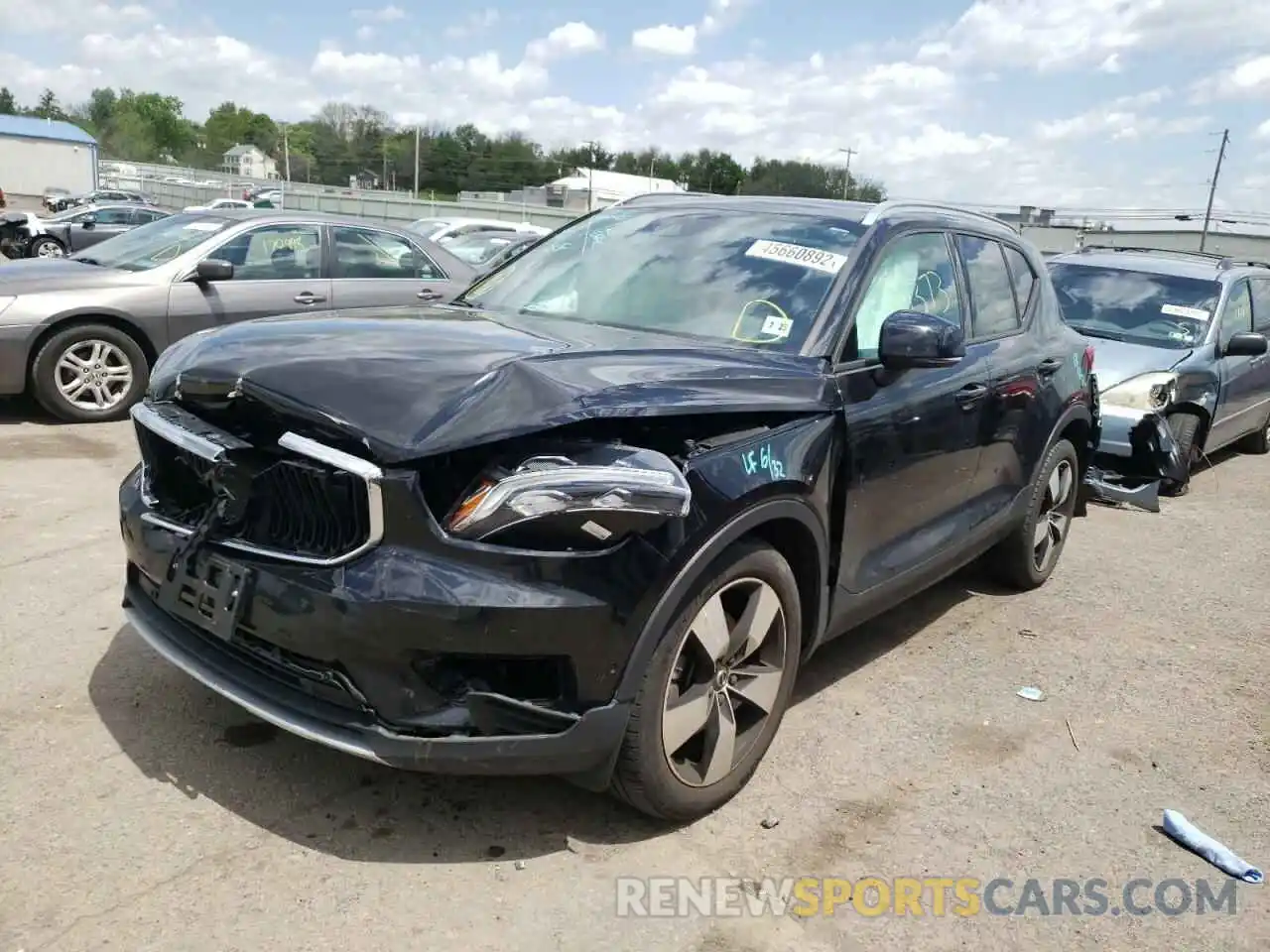 2 Photograph of a damaged car YV4162UK4K2056070 VOLVO XC40 2019